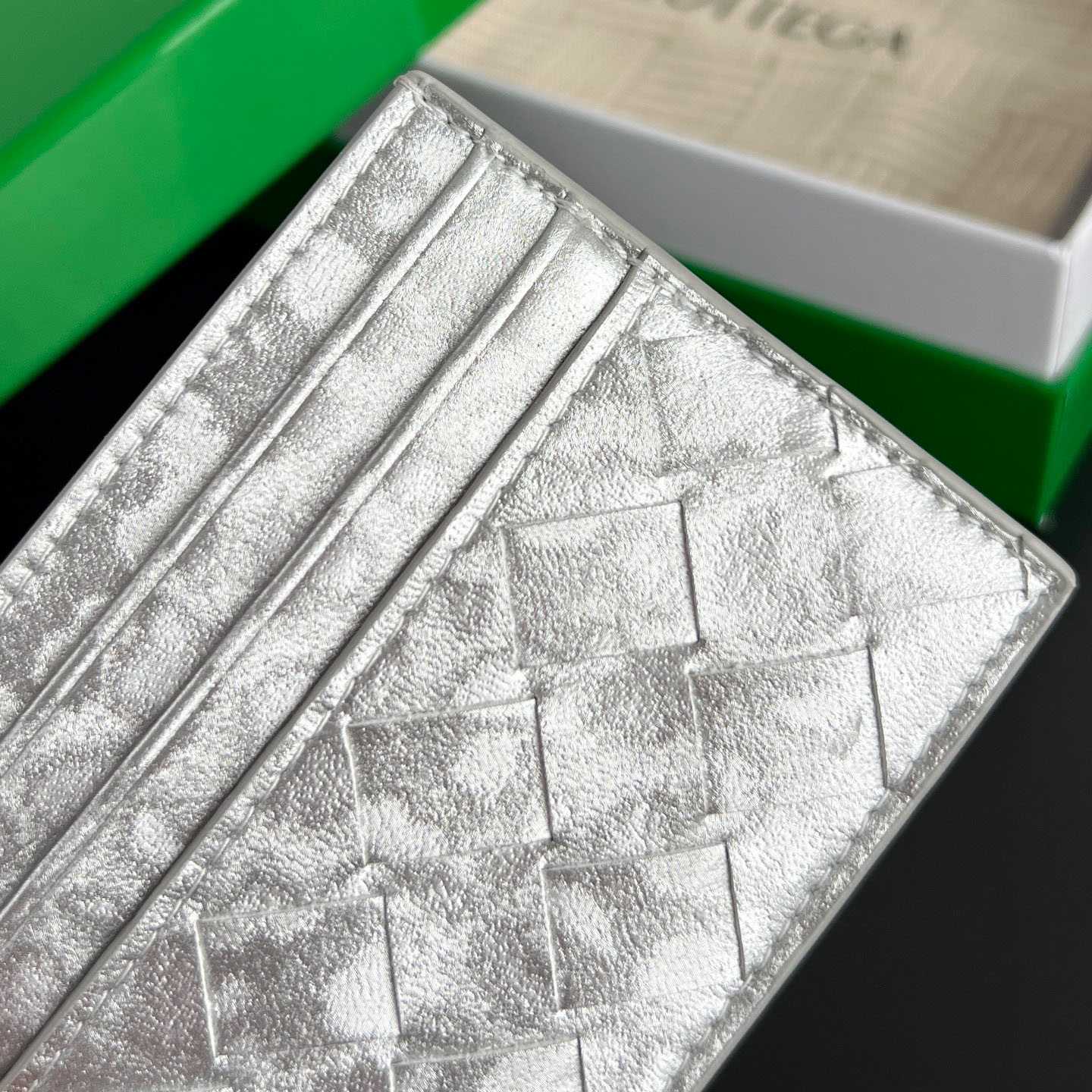 Bottega Veneta Intrecciato Credit Card Case - DesignerGu