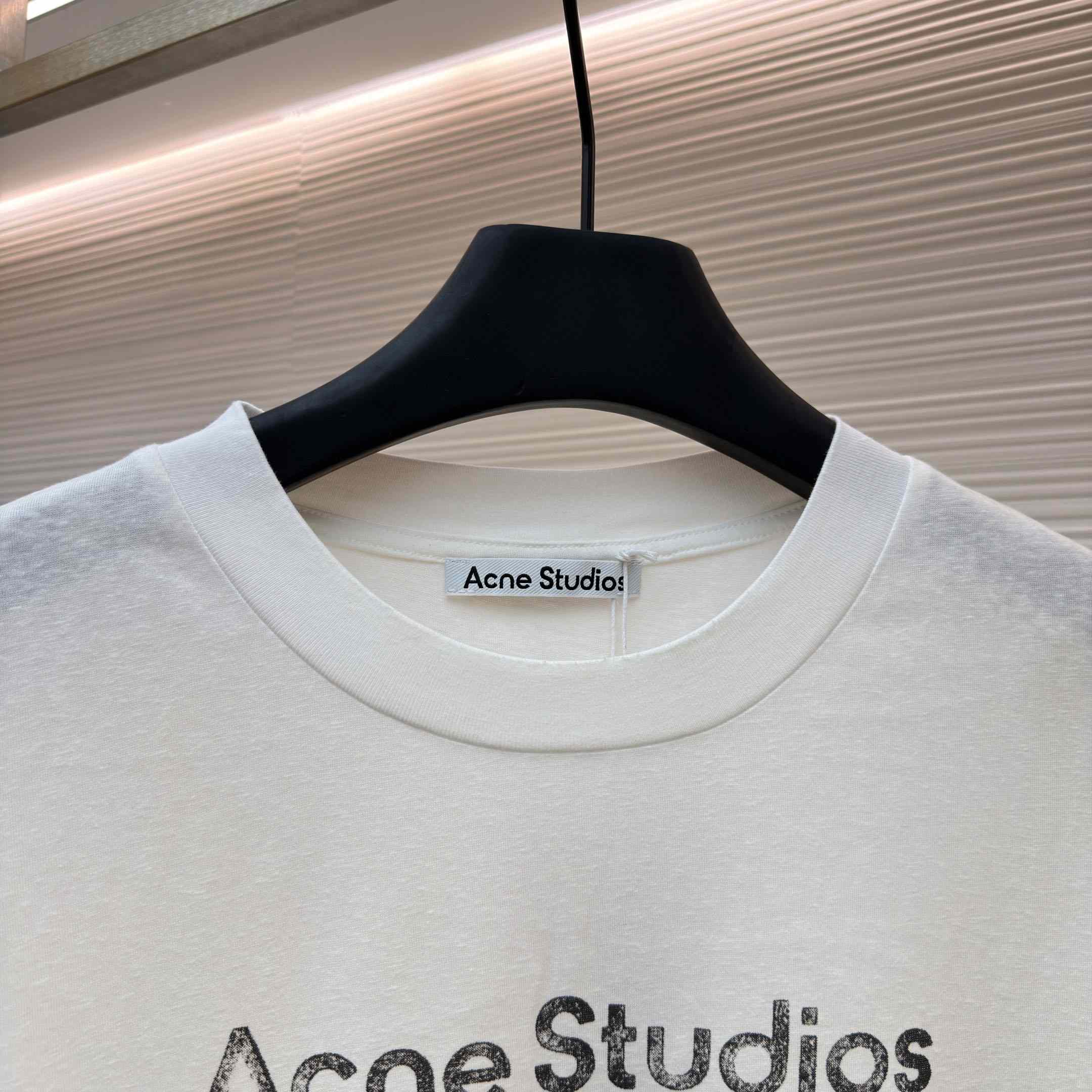 Acne Studios  Logo Tshirt - Relaxed Fit - DesignerGu