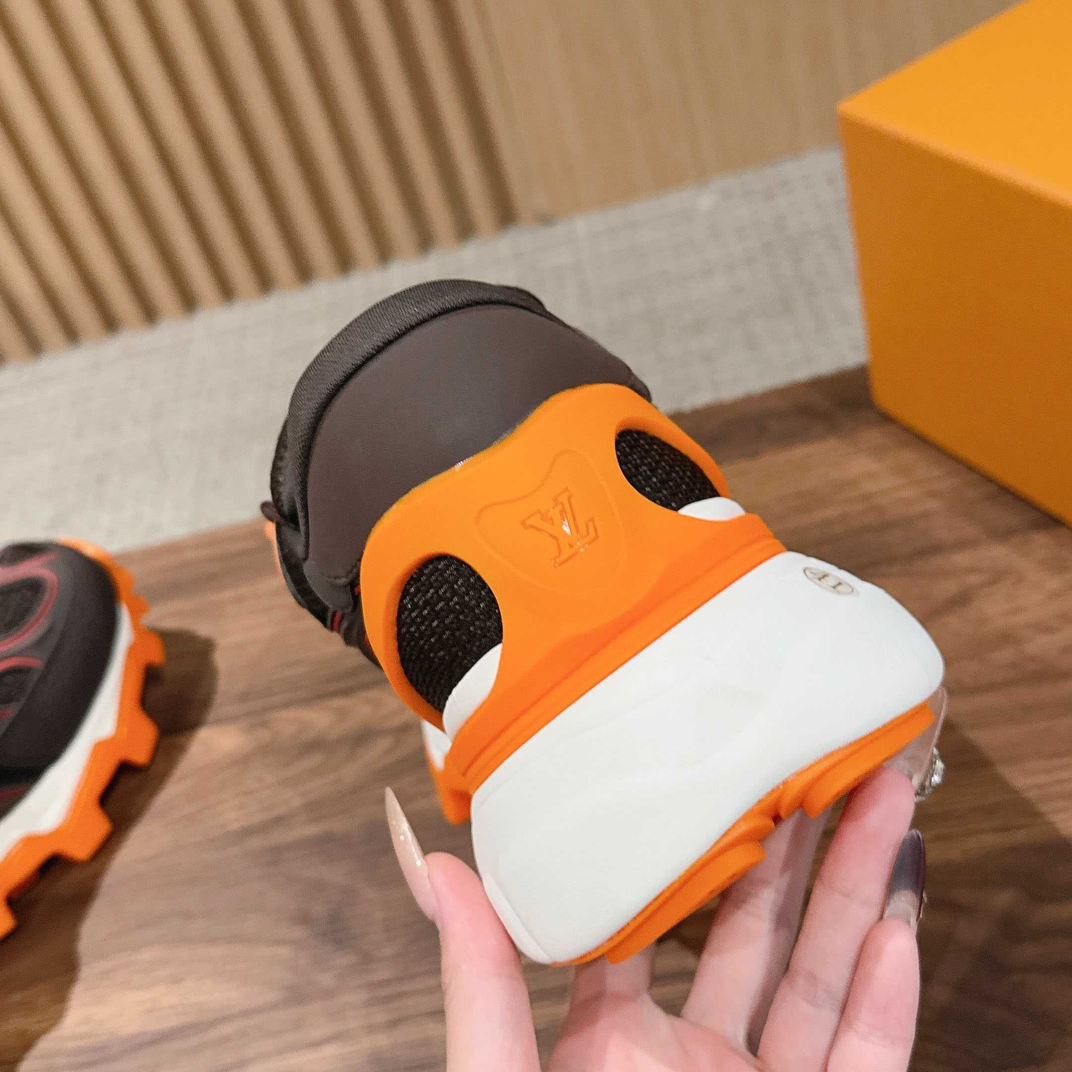 Louis Vuitton Summit Sneaker 1AJAF6 - DesignerGu