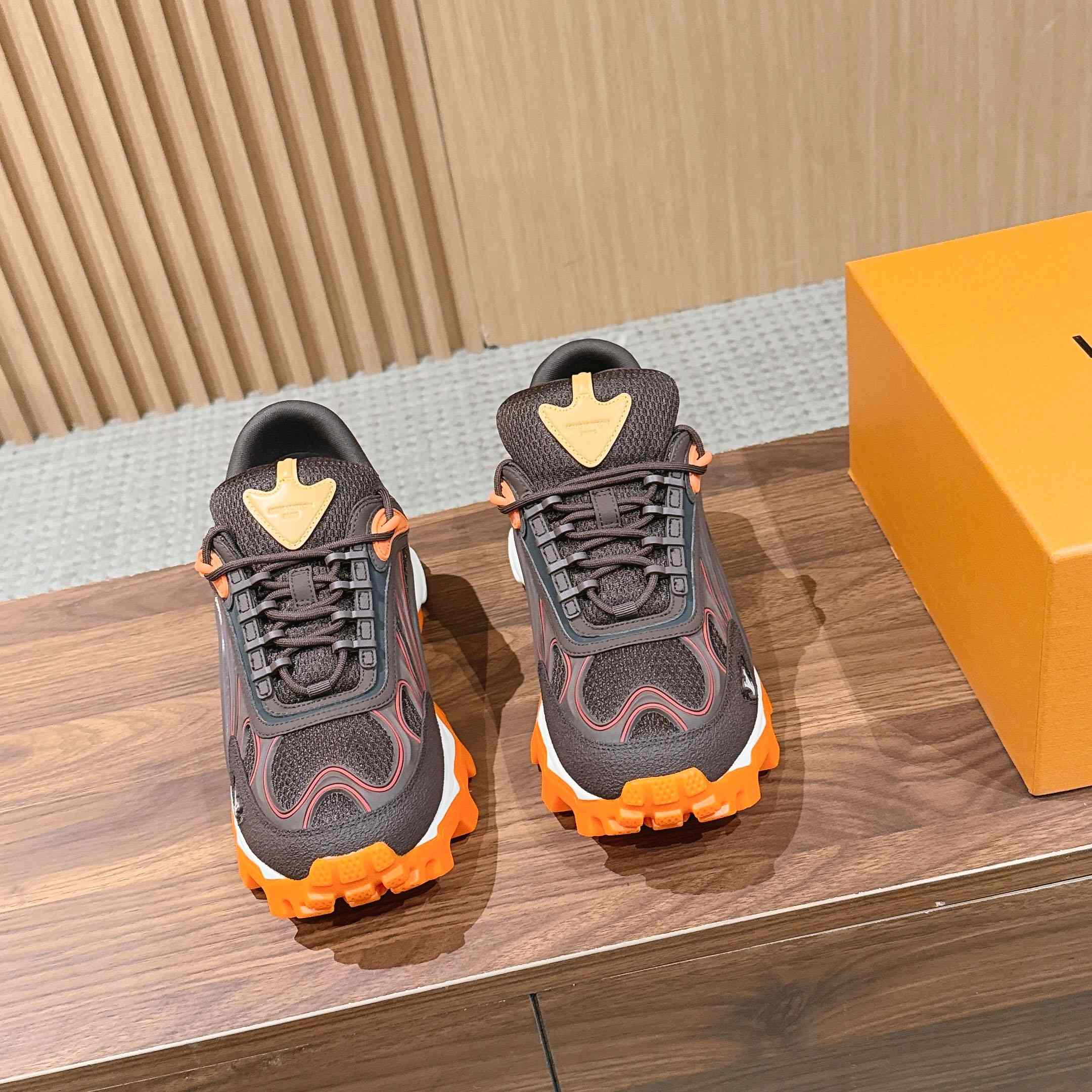 Louis Vuitton Summit Sneaker 1AJAF6 - DesignerGu