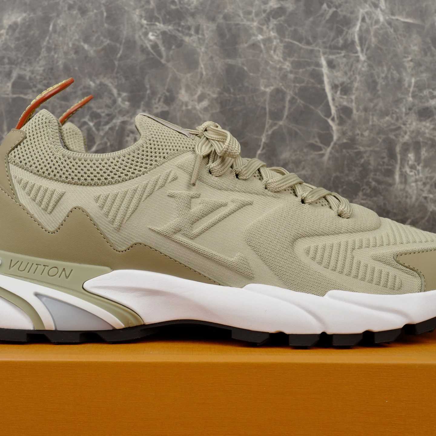 Louis Vuitton LV Runner Tatic Sneaker 1AIWVE - DesignerGu