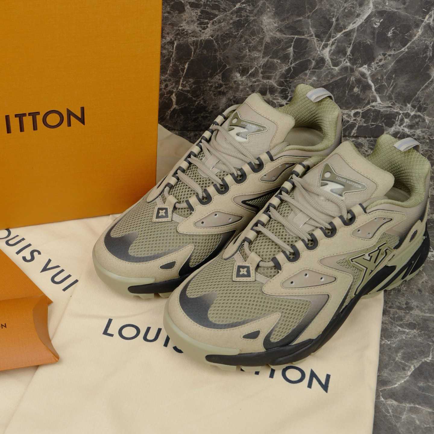 Louis Vuitton LV Runner Tatic Sneaker 1AJAP4 - DesignerGu