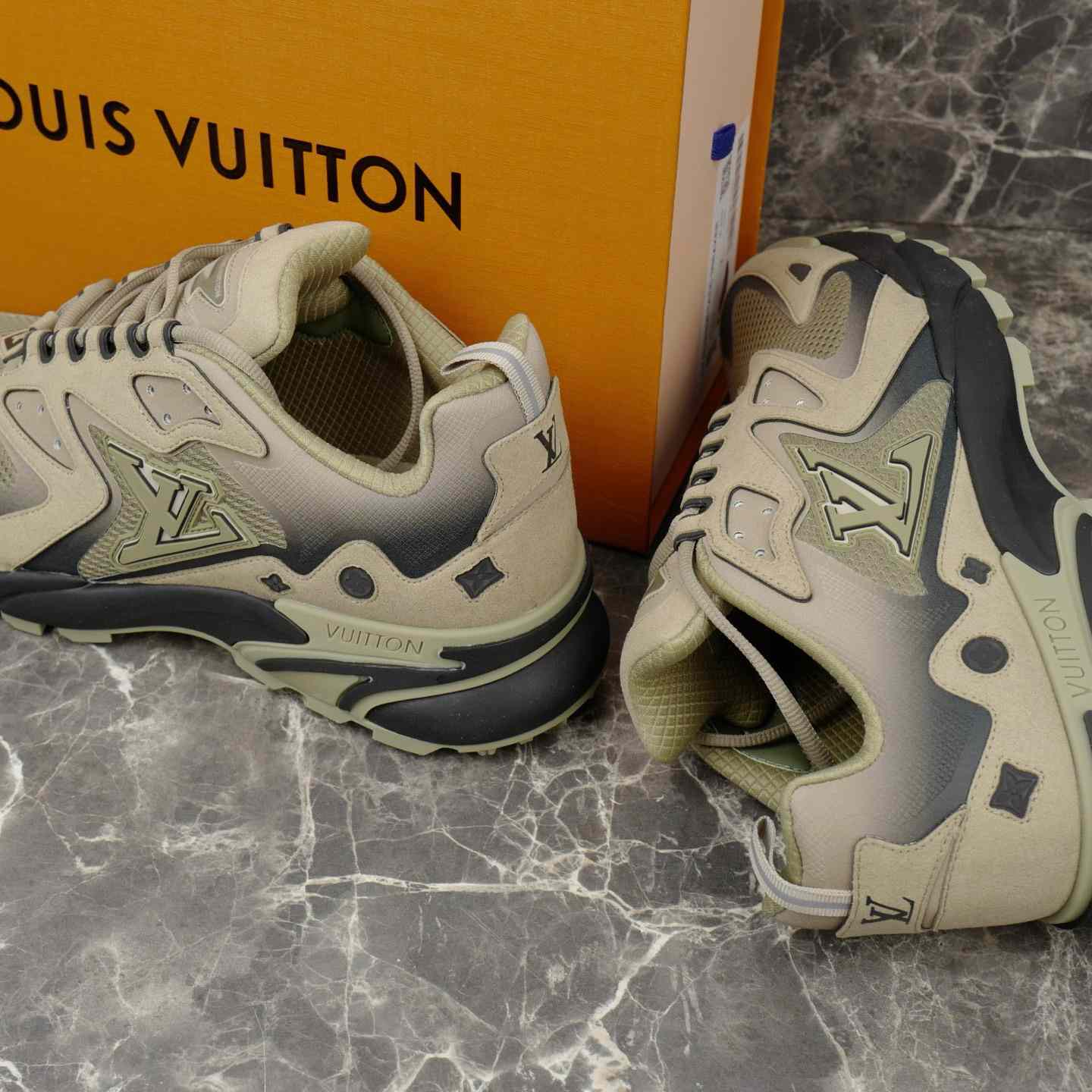 Louis Vuitton LV Runner Tatic Sneaker 1AJAP4 - DesignerGu