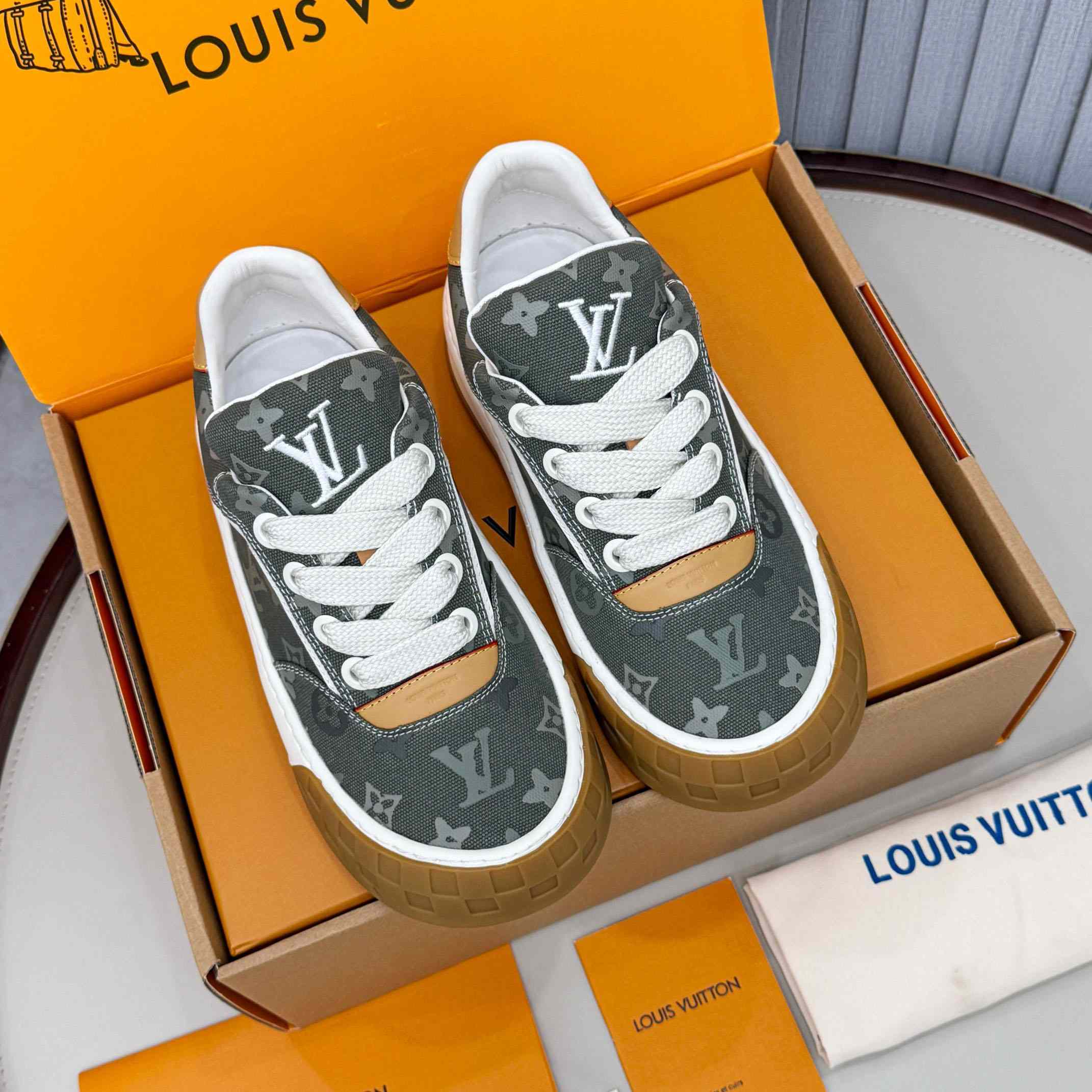 Louis Vuitton LV Tilted Sneaker 1AJAMF - DesignerGu