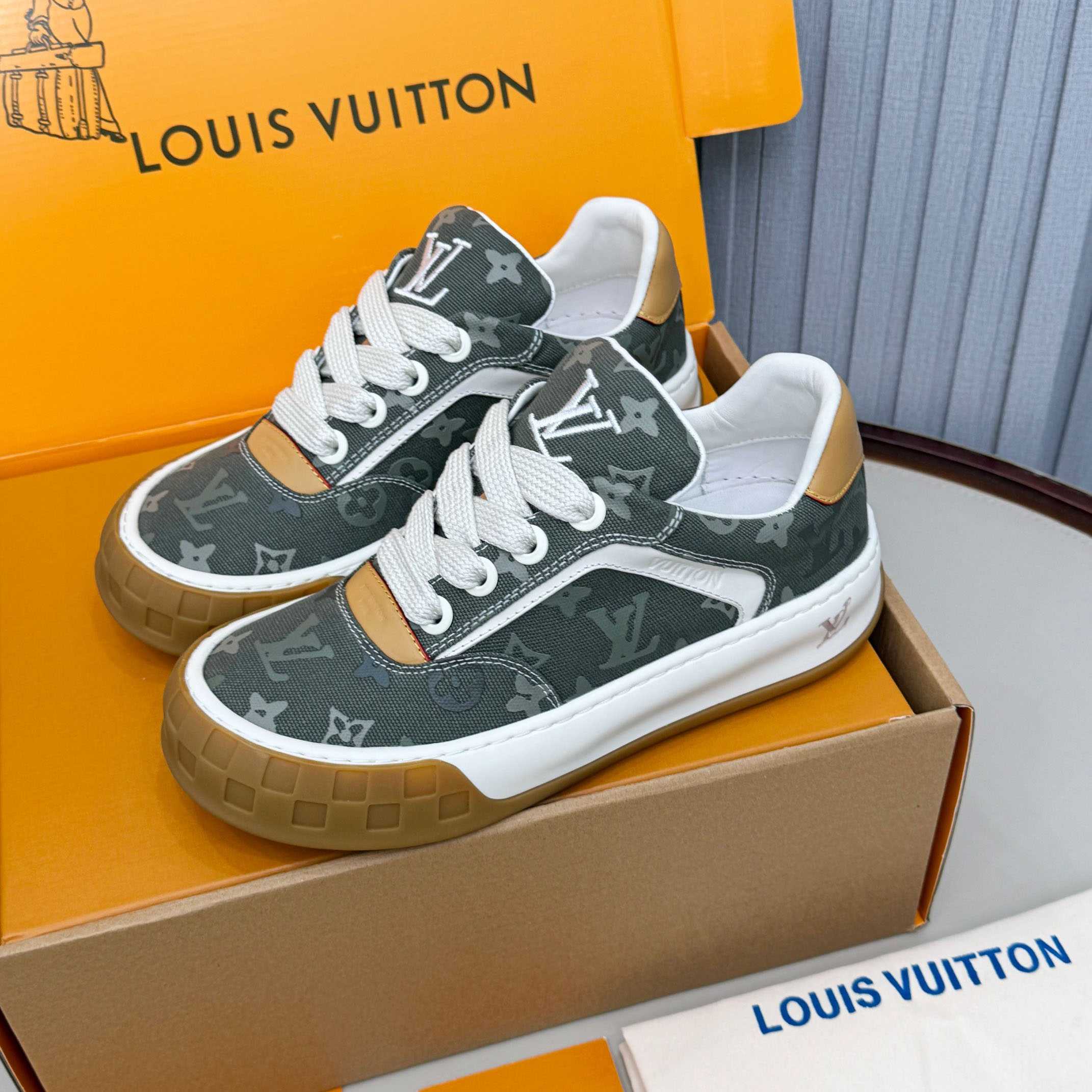 Louis Vuitton LV Tilted Sneaker 1AJAMF - DesignerGu