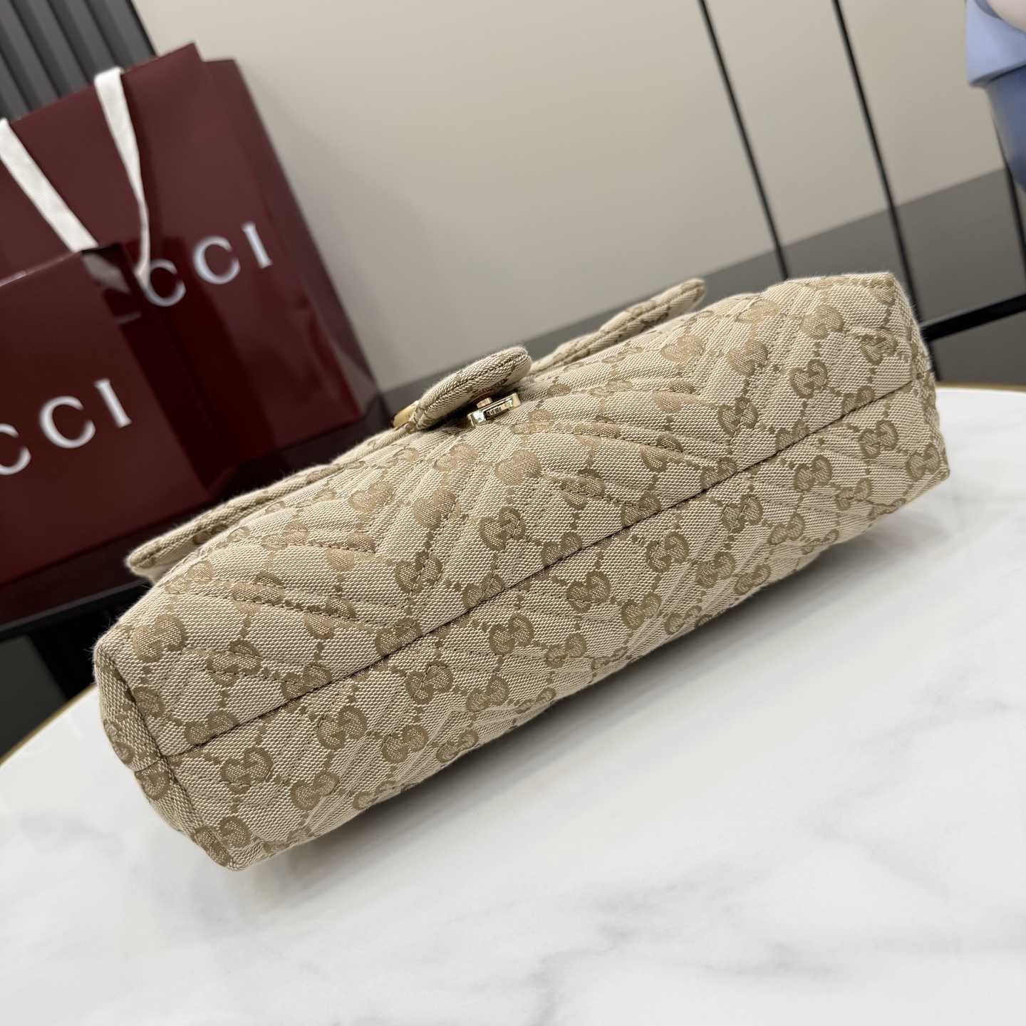 Gucci GG Marmont Medium Shoulder Bag - DesignerGu