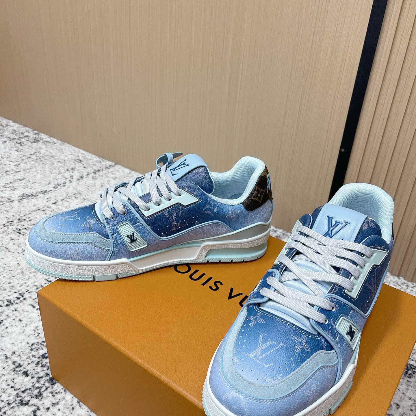 Louis Vuitton LV Trainer Sneaker  1AJTQO - DesignerGu