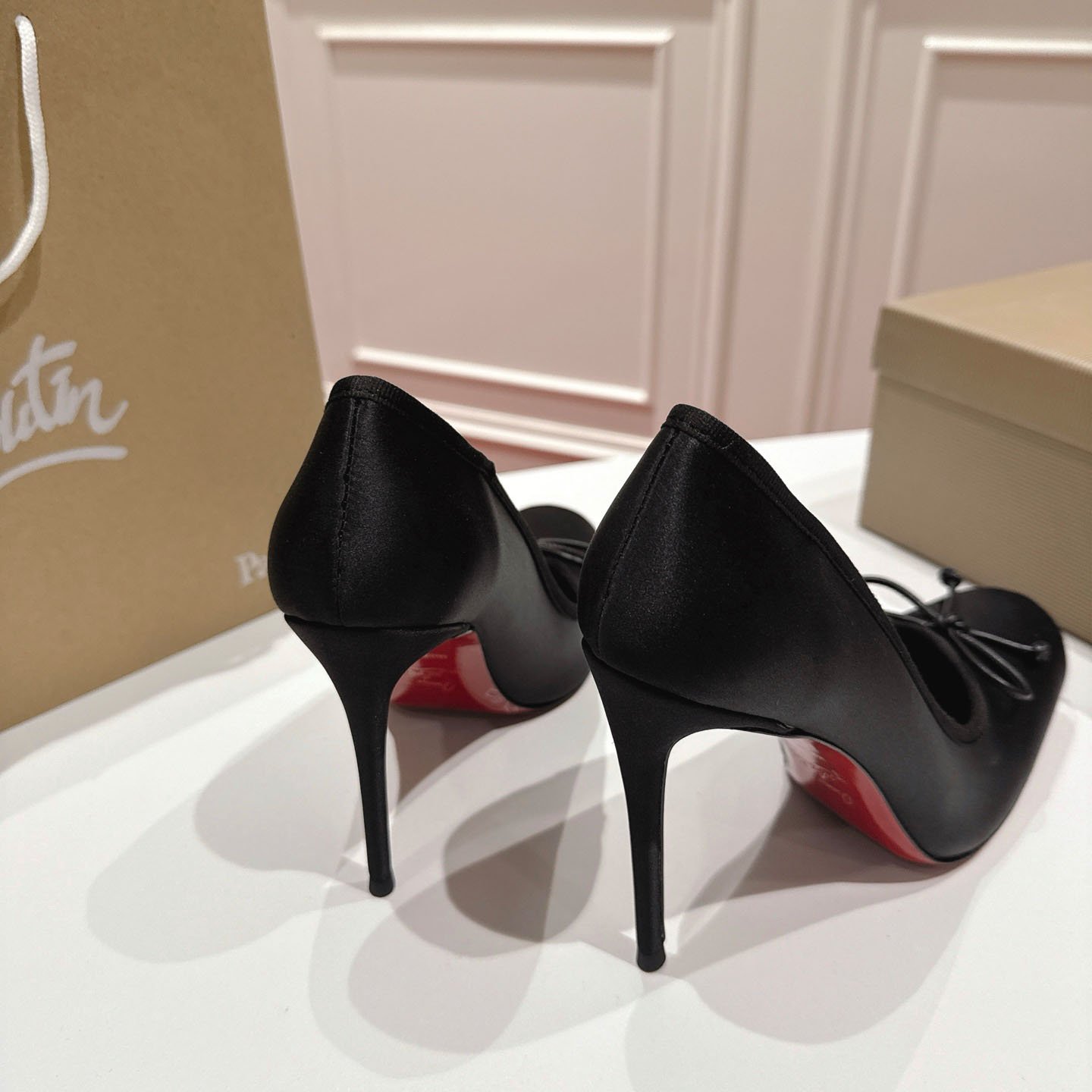 Christian Louboutin Cassia Nodo 100 mm Pumps  Crepe Satin - DesignerGu