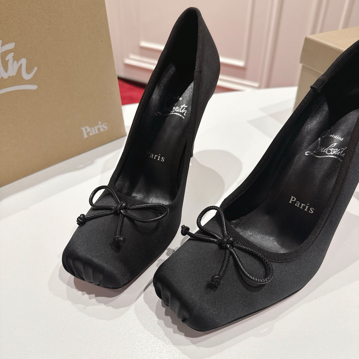 Christian Louboutin Cassia Nodo 100 mm Pumps  Crepe Satin - DesignerGu