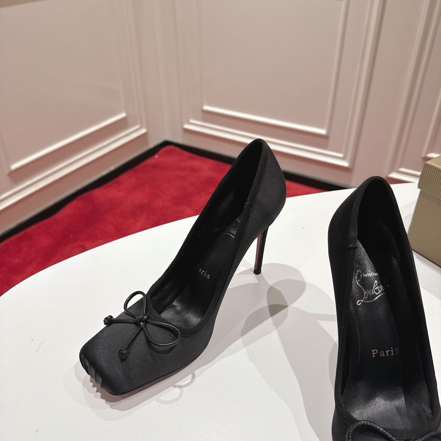 Christian Louboutin Cassia Nodo 100 mm Pumps  Crepe Satin - DesignerGu