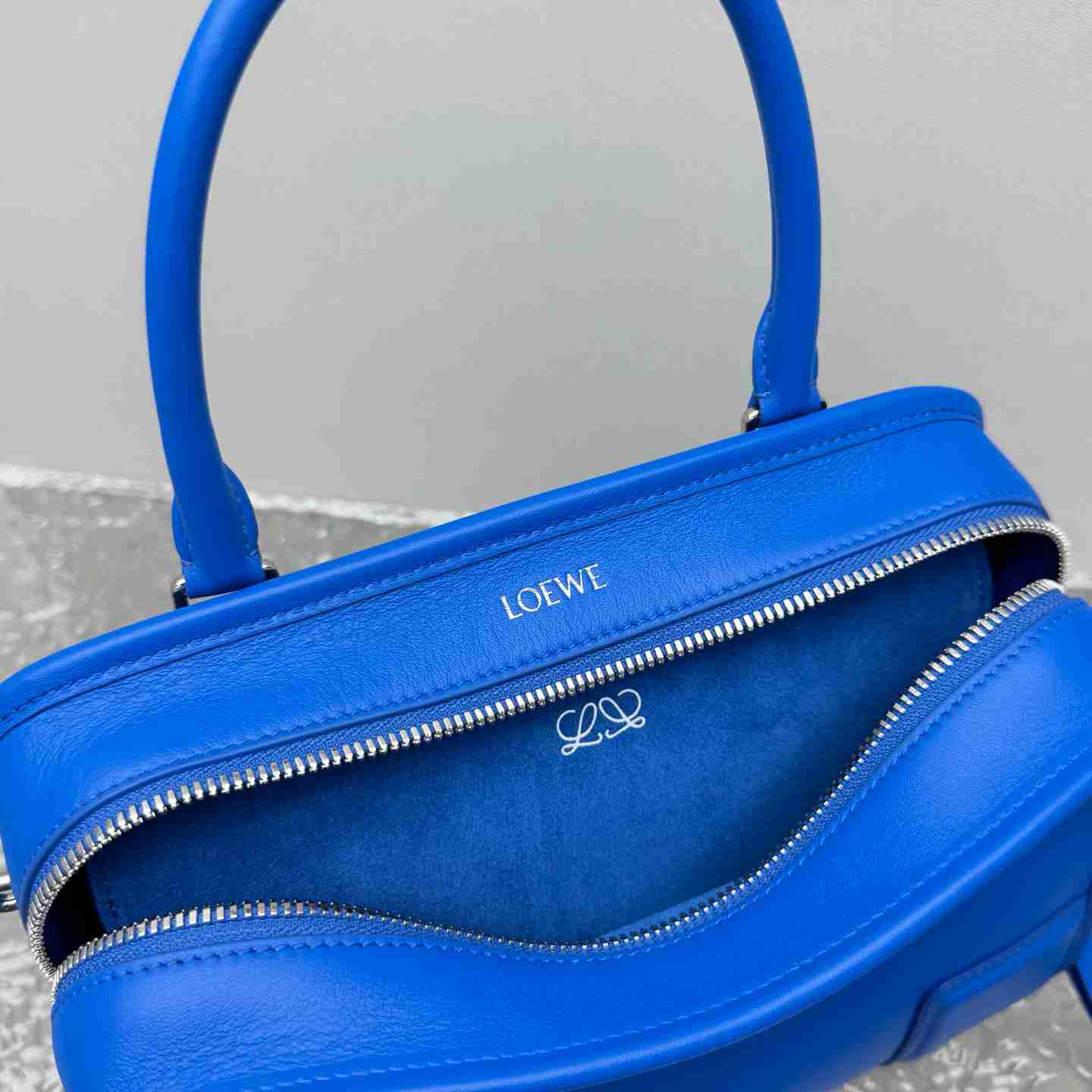 Loewe Small Amazona 180 Bag In Soft Calfskin - DesignerGu