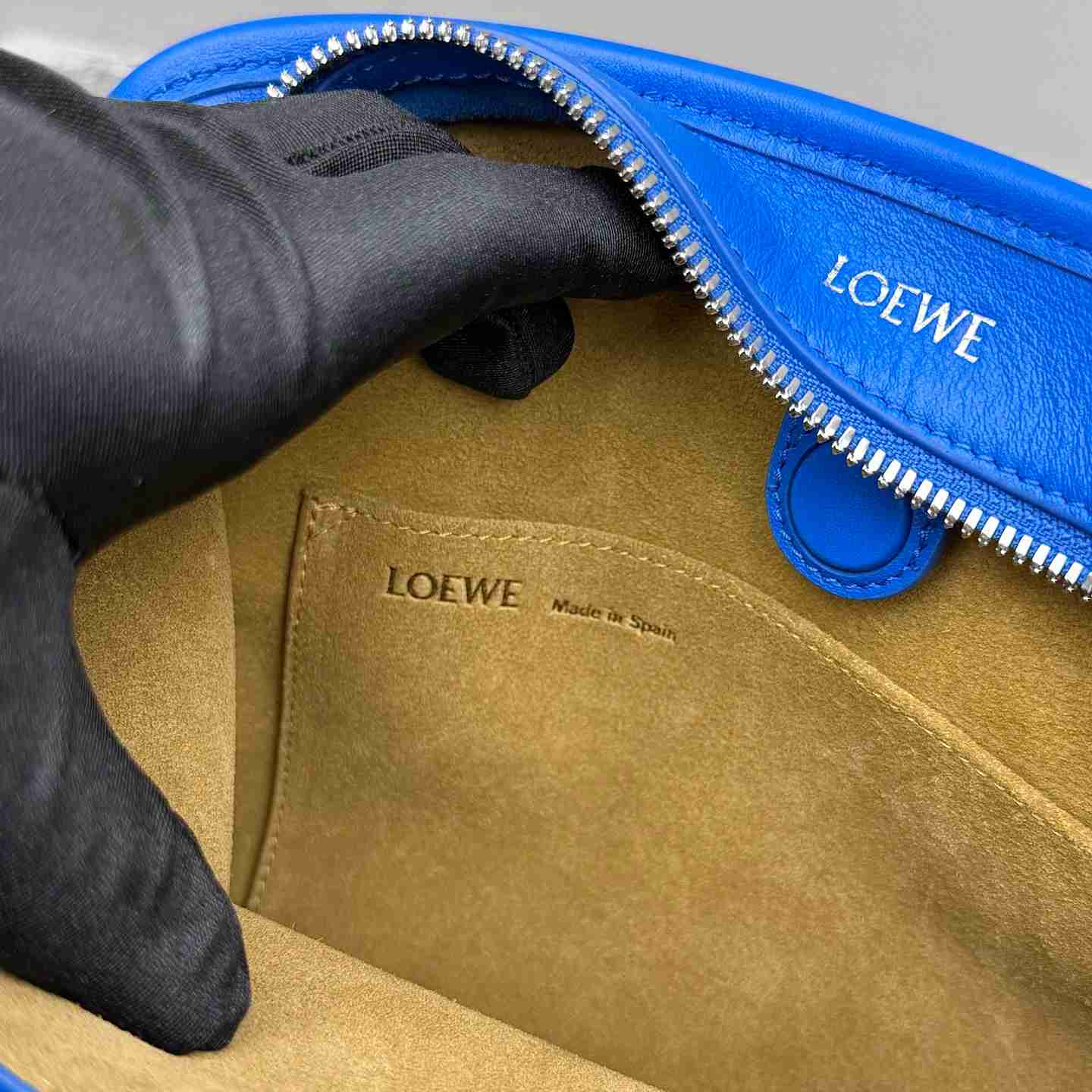 Loewe Small Amazona 180 Bag In Soft Calfskin - DesignerGu