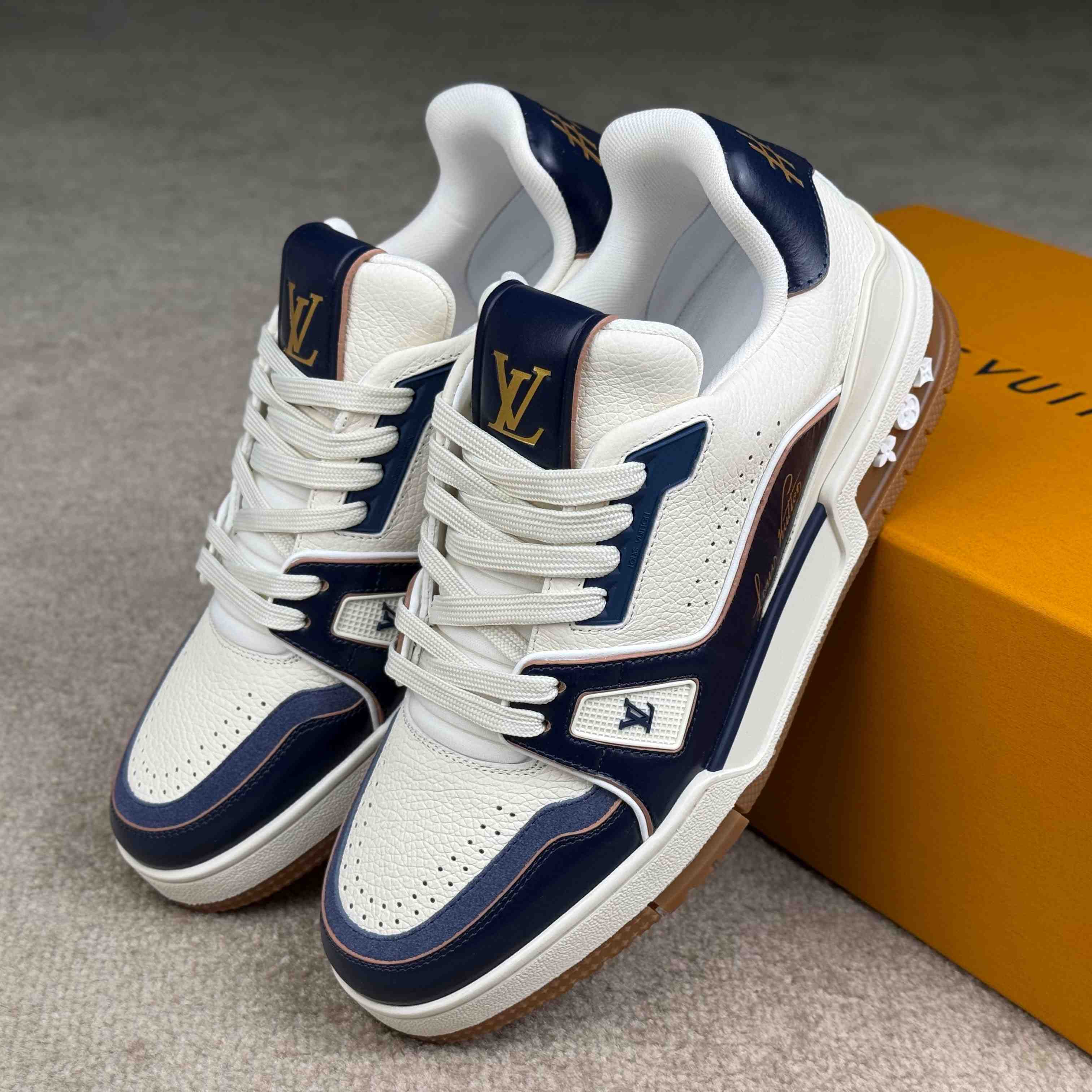 Louis Vuitton LV Trainer Sneaker  1AKB8Y - DesignerGu