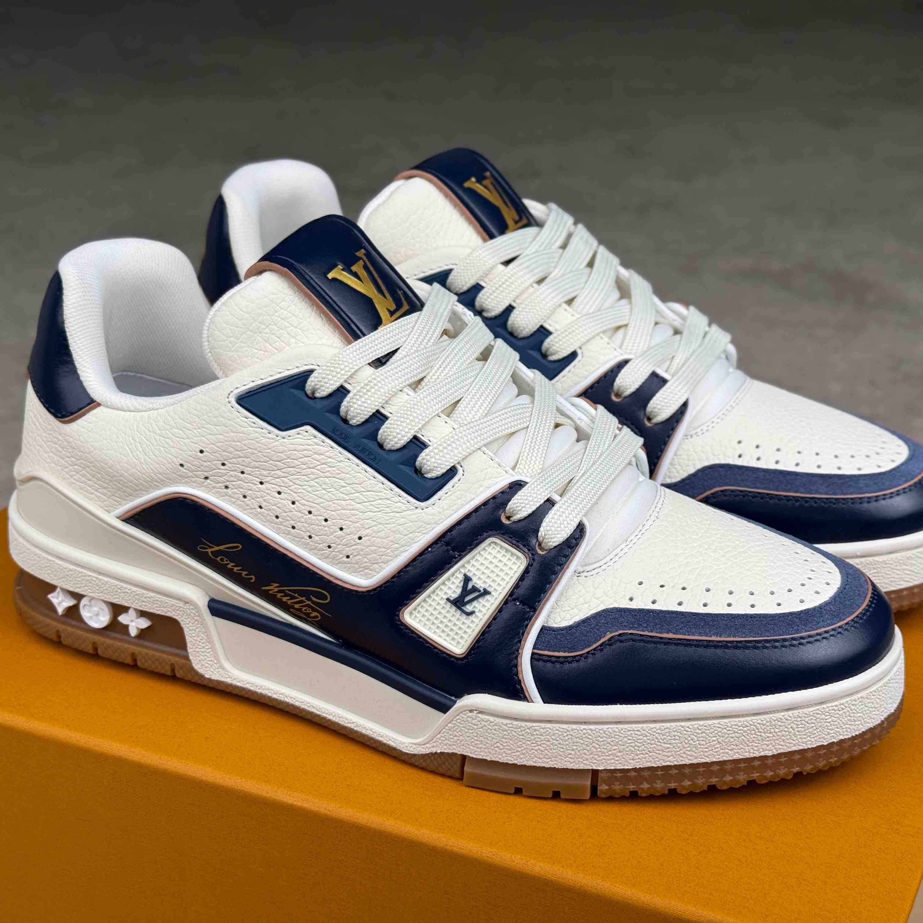 Louis Vuitton LV Trainer Sneaker  1AKB8Y - DesignerGu