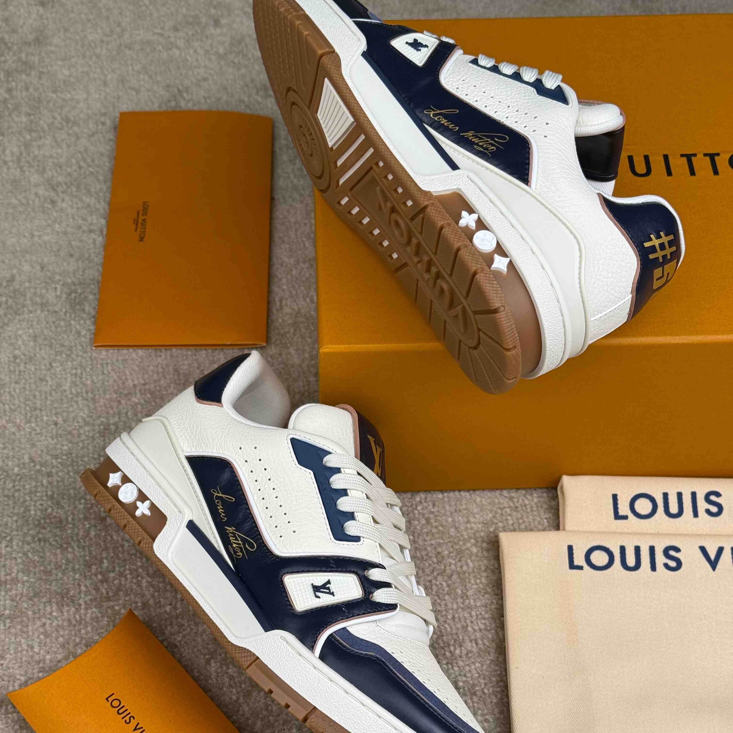 Louis Vuitton LV Trainer Sneaker  1AKB8Y - DesignerGu