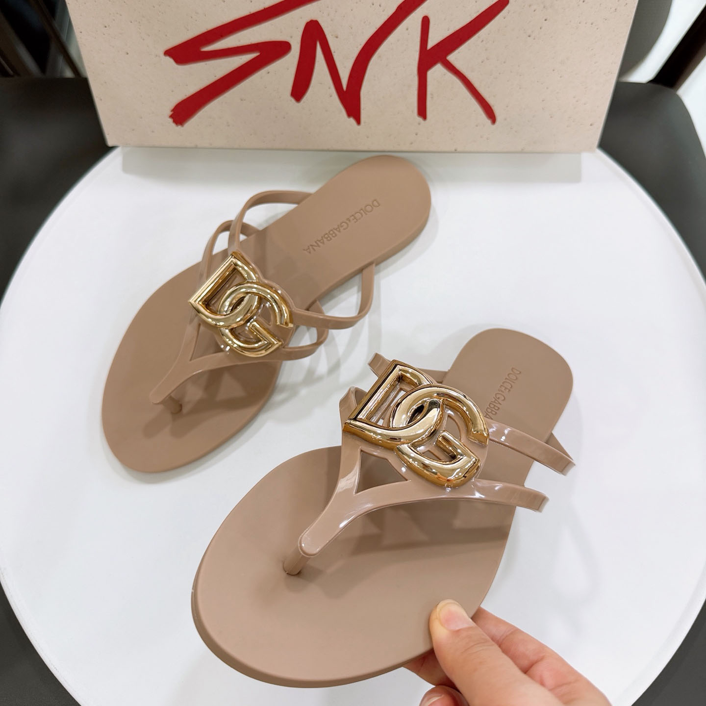Dolce & Gabbana Rubber Beachwear Slides With Logo - DesignerGu