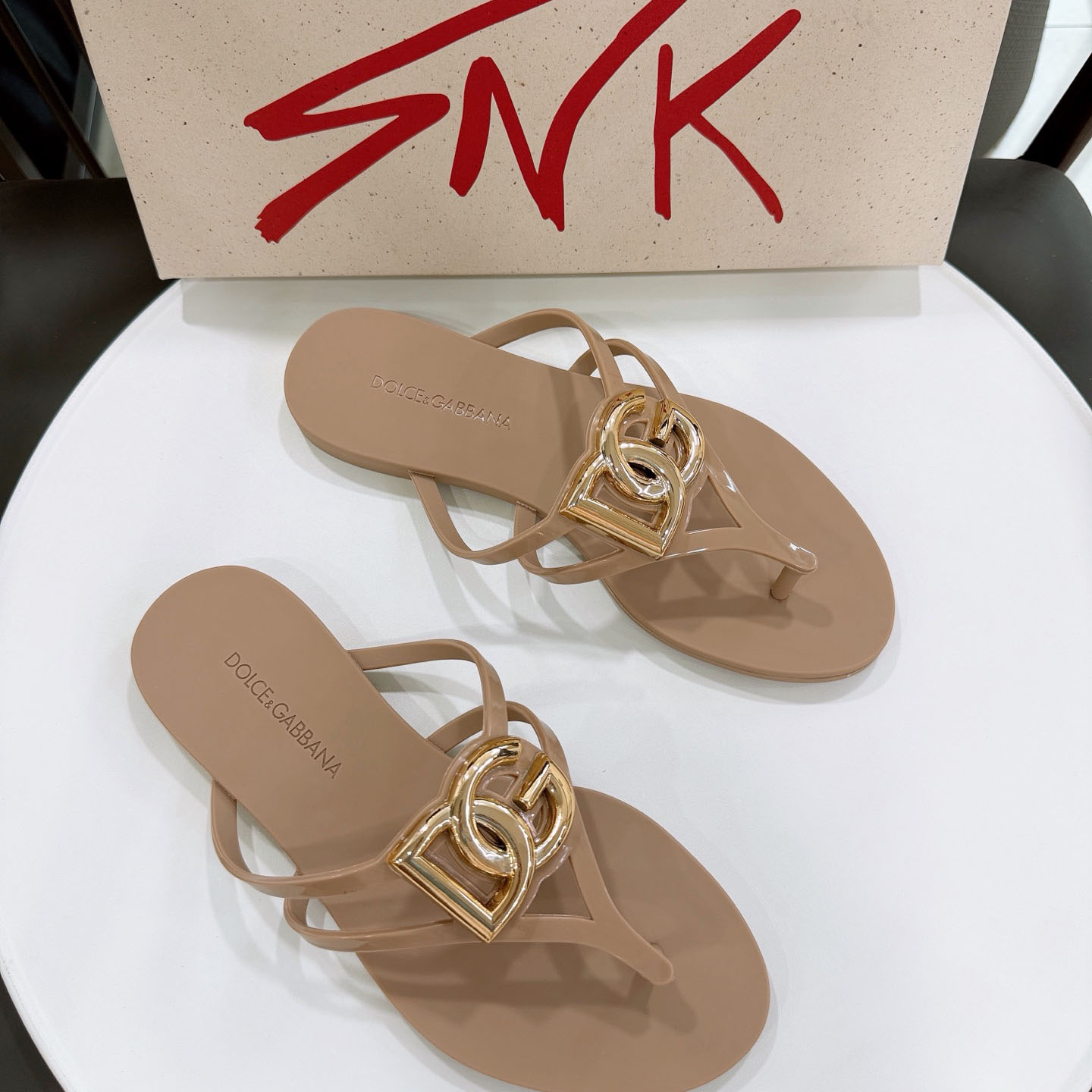 Dolce & Gabbana Rubber Beachwear Slides With Logo - DesignerGu