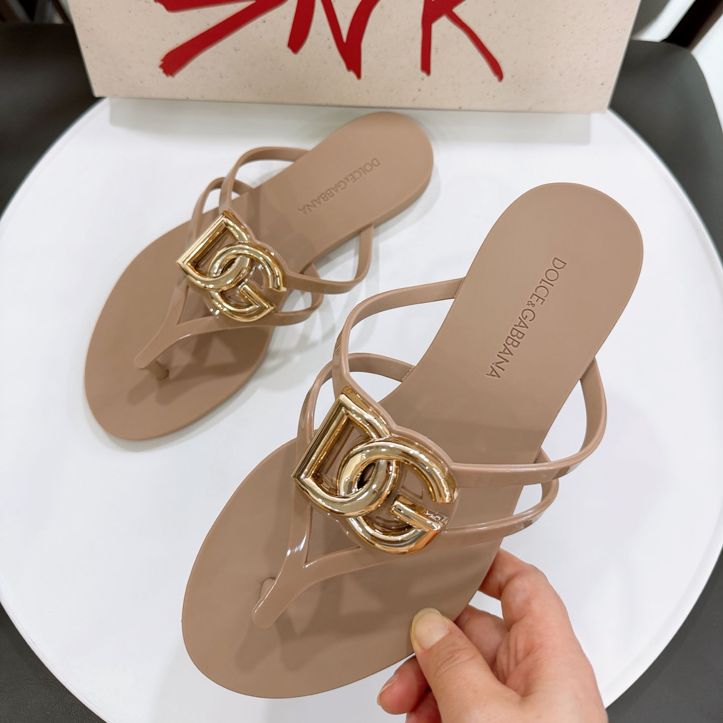 Dolce & Gabbana Rubber Beachwear Slides With Logo - DesignerGu
