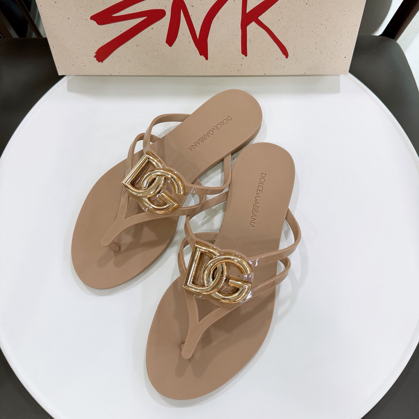 Dolce & Gabbana Rubber Beachwear Slides With Logo - DesignerGu