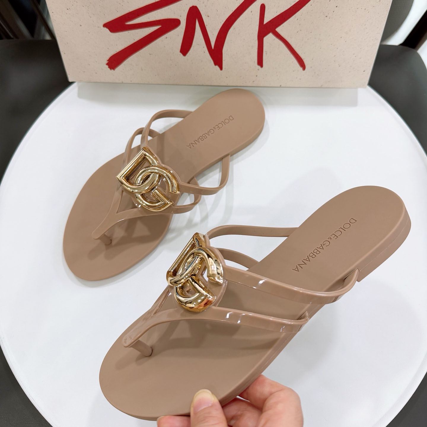 Dolce & Gabbana Rubber Beachwear Slides With Logo - DesignerGu