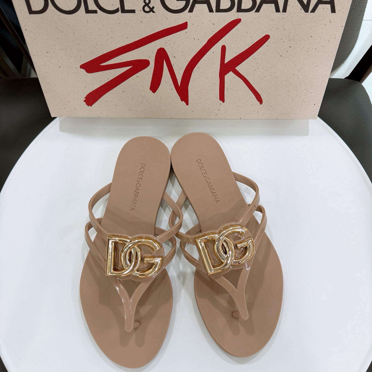 Dolce & Gabbana Rubber Beachwear Slides With Logo - DesignerGu