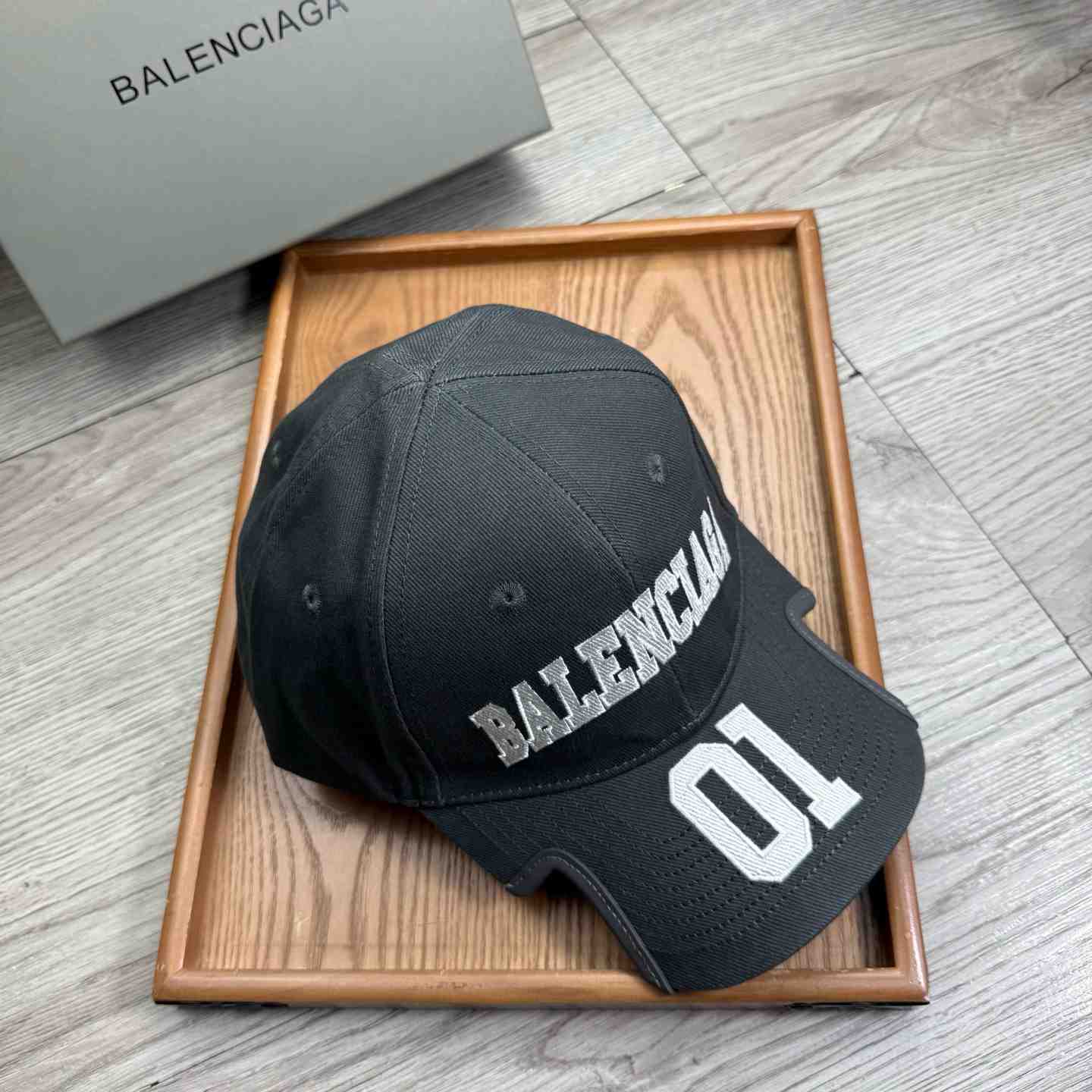 Balenciaga Cap - DesignerGu