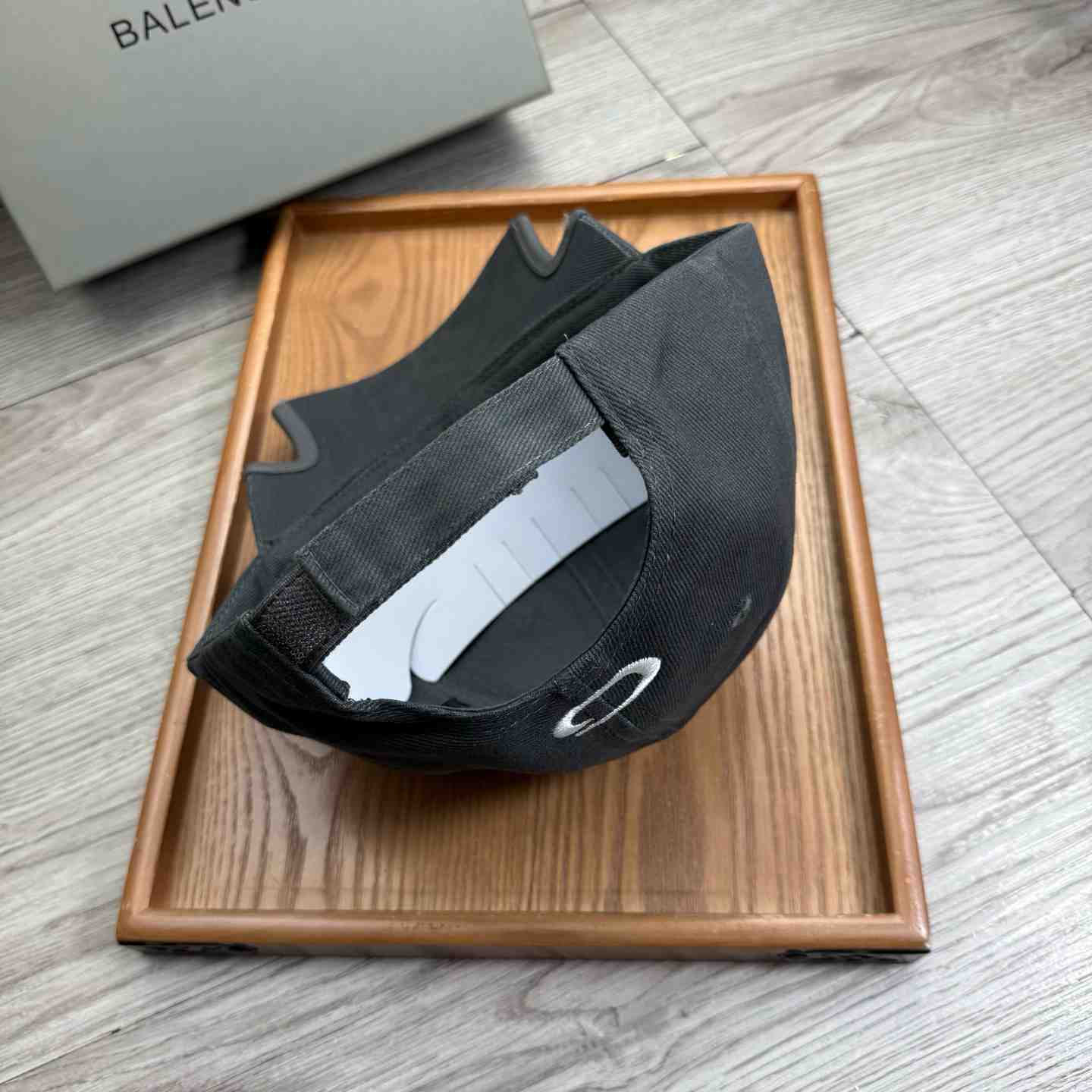 Balenciaga Cap - DesignerGu