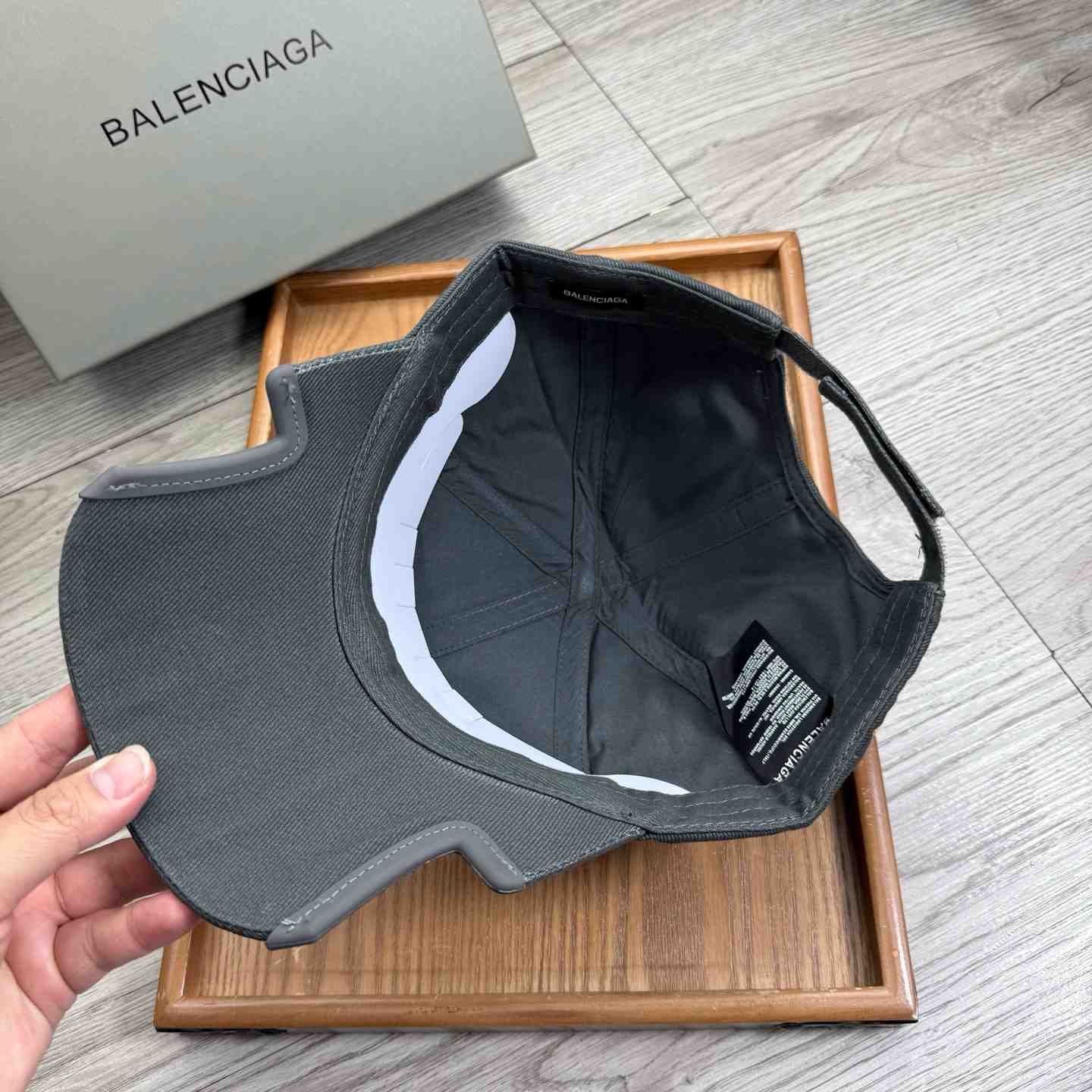 Balenciaga Cap - DesignerGu