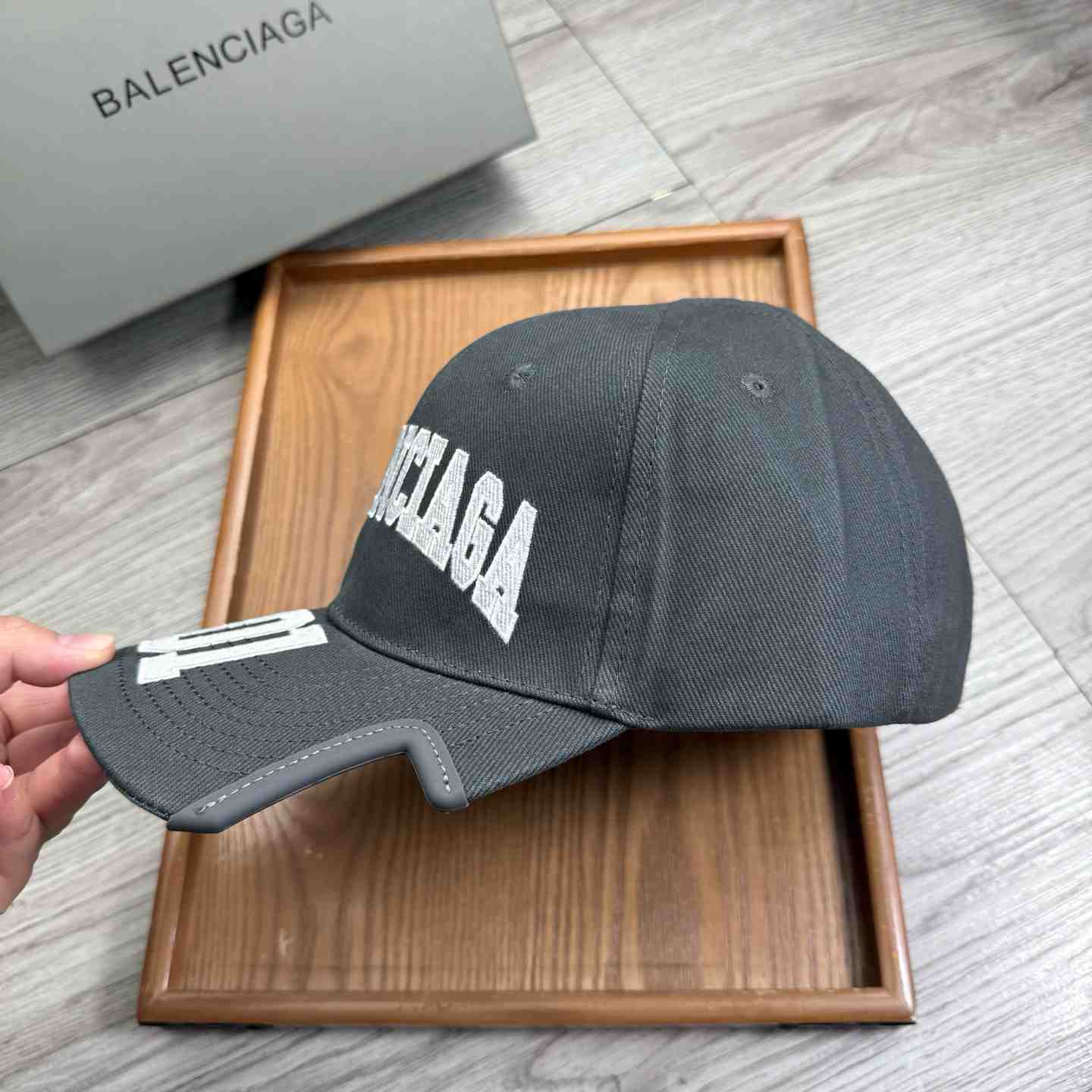 Balenciaga Cap - DesignerGu