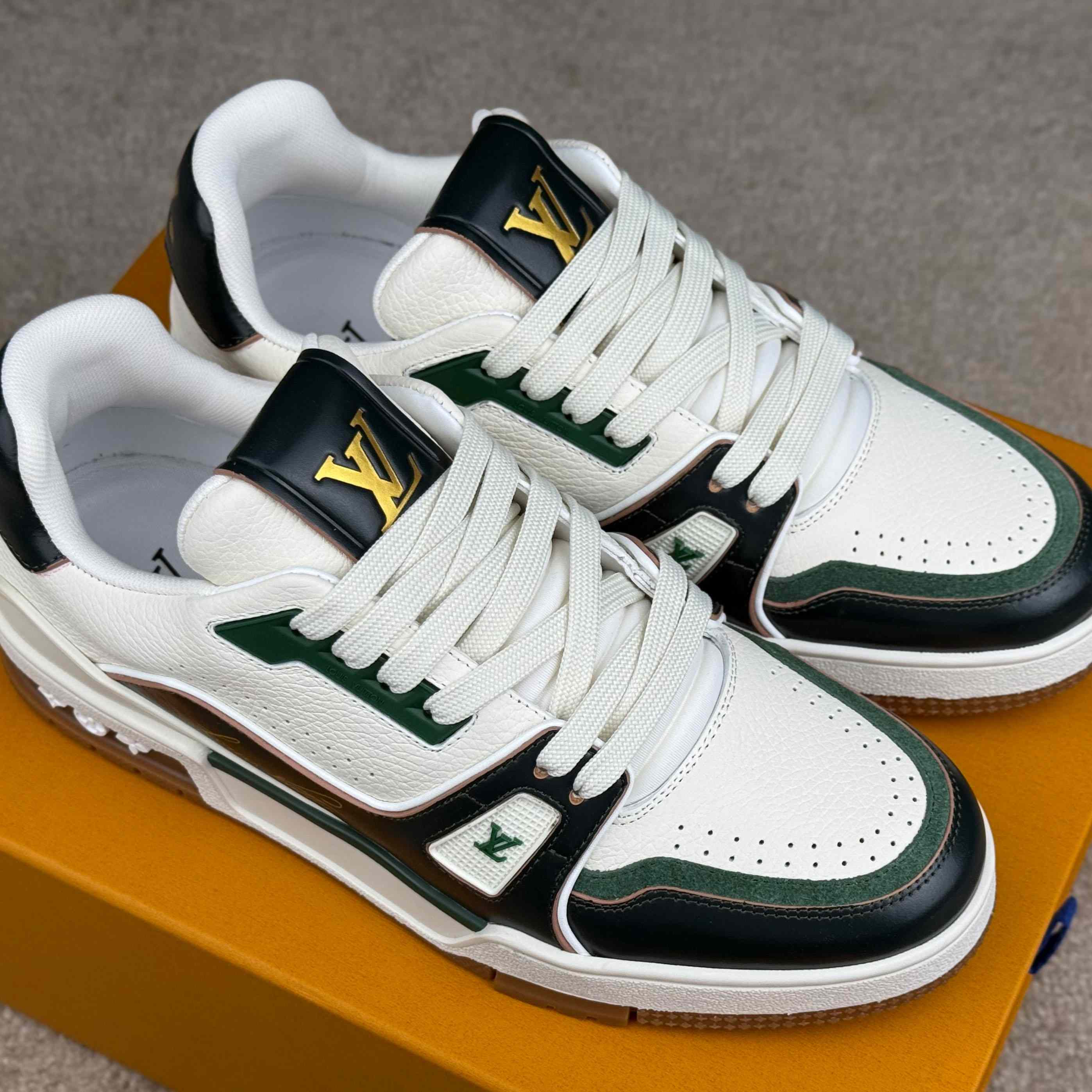 Louis Vuitton LV Trainer Sneaker  1AKB9I - DesignerGu