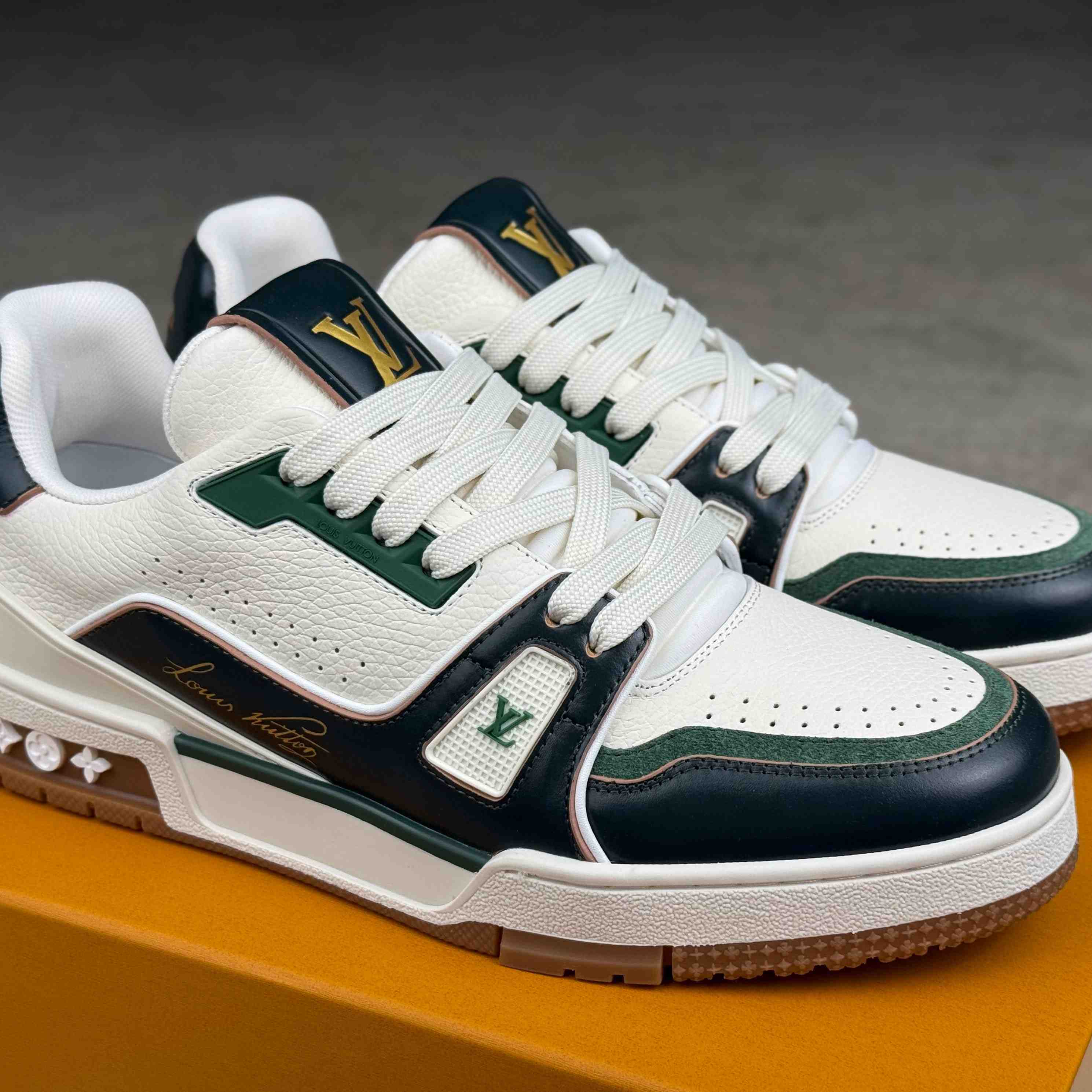 Louis Vuitton LV Trainer Sneaker  1AKB9I - DesignerGu