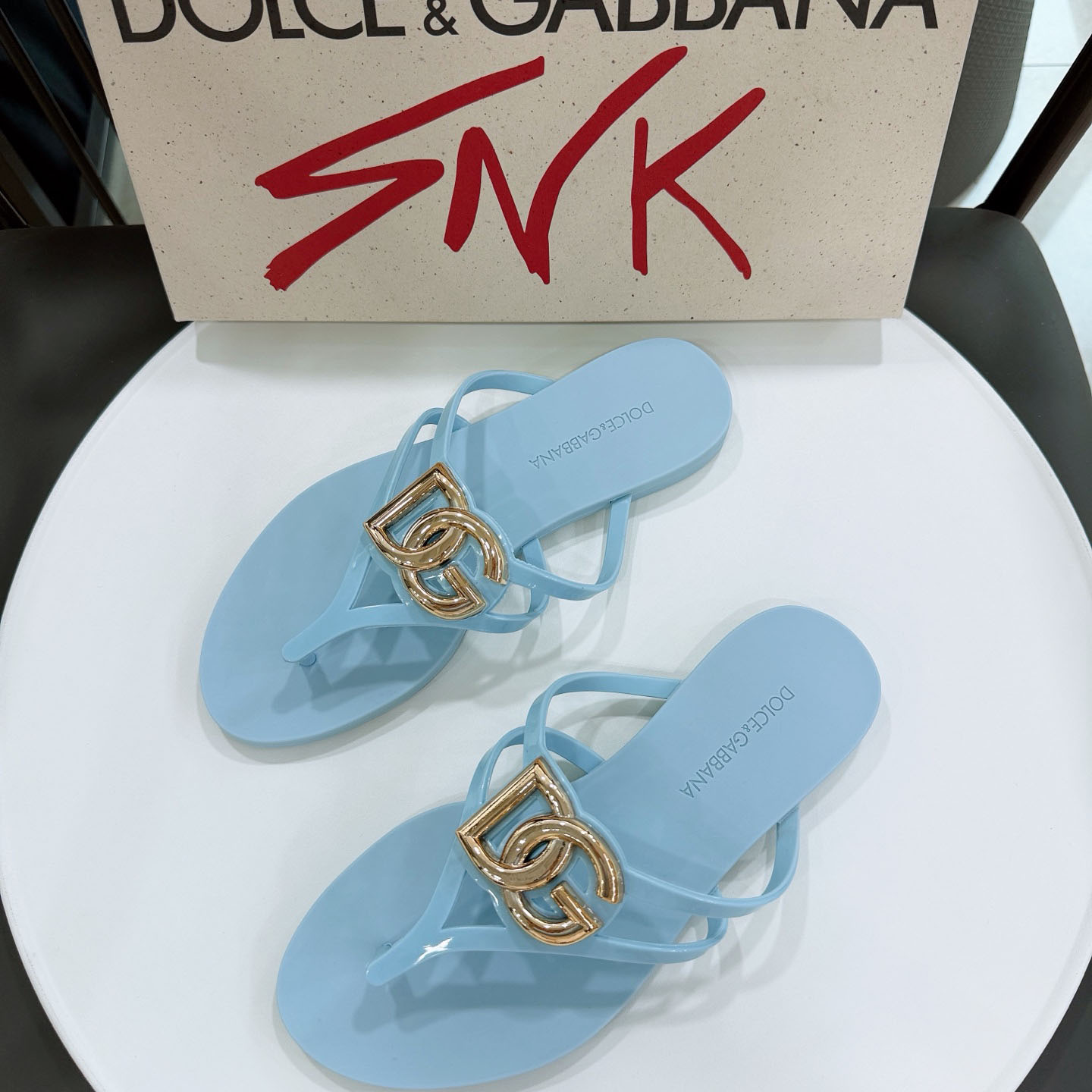 Dolce & Gabbana Rubber Beachwear Slides With Logo - DesignerGu