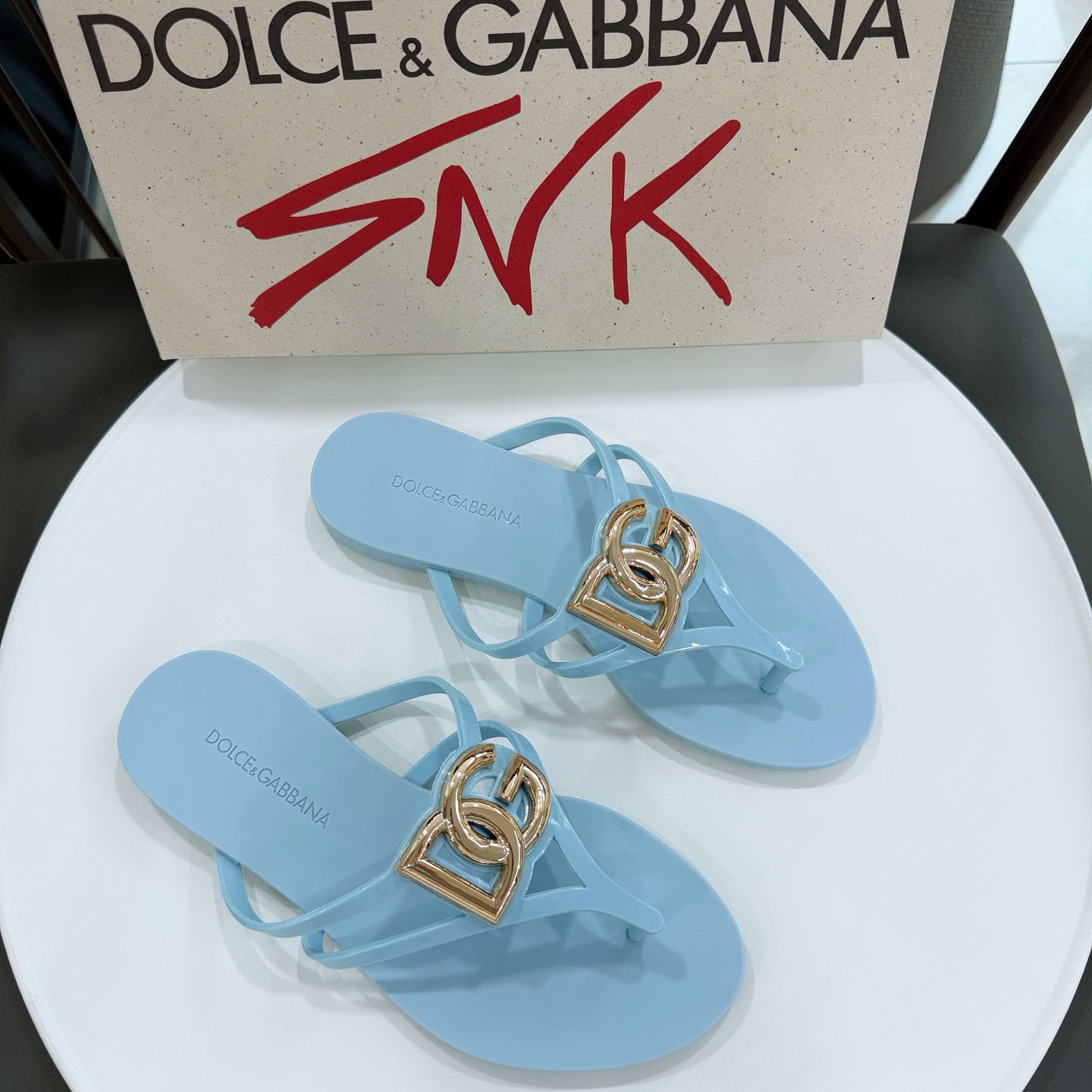 Dolce & Gabbana Rubber Beachwear Slides With Logo - DesignerGu