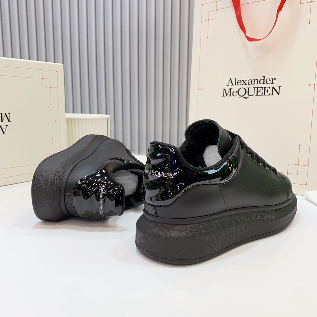 Alexander McQueen Oversized Sneaker 'Black' - DesignerGu