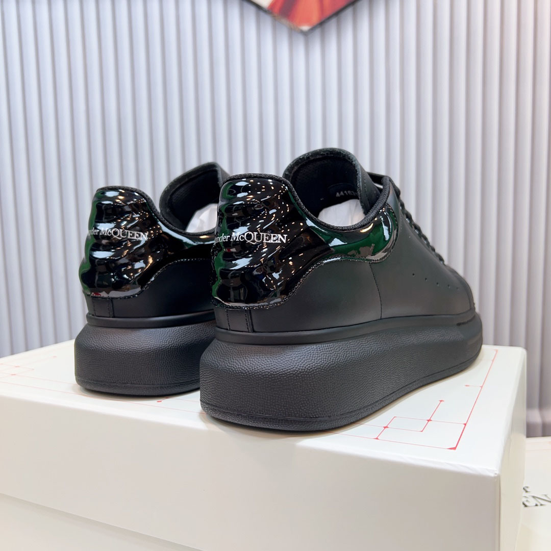 Alexander McQueen Oversized Sneaker 'Black' - DesignerGu