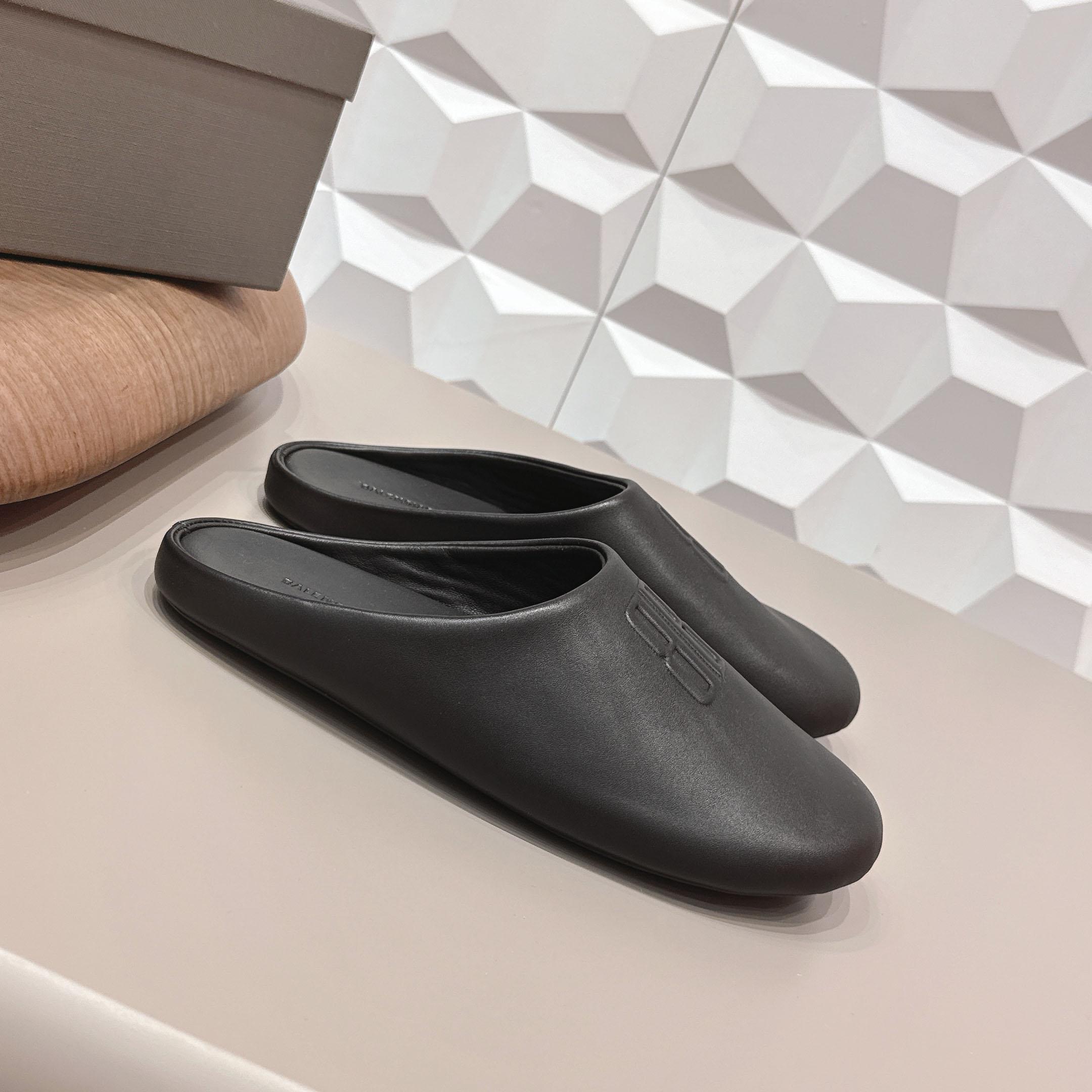 Balenciaga Château Flat Mules - DesignerGu
