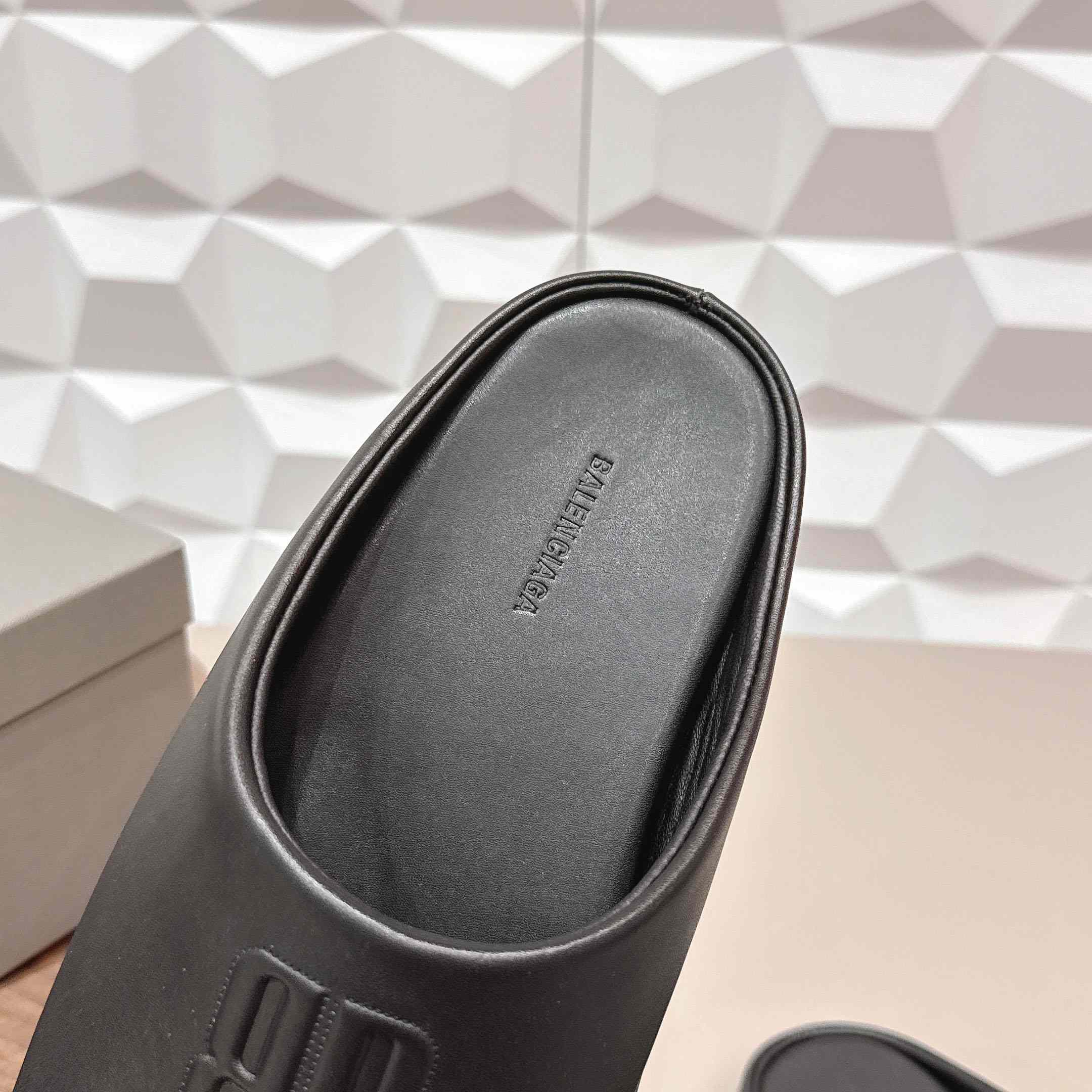 Balenciaga Château Flat Mules - DesignerGu
