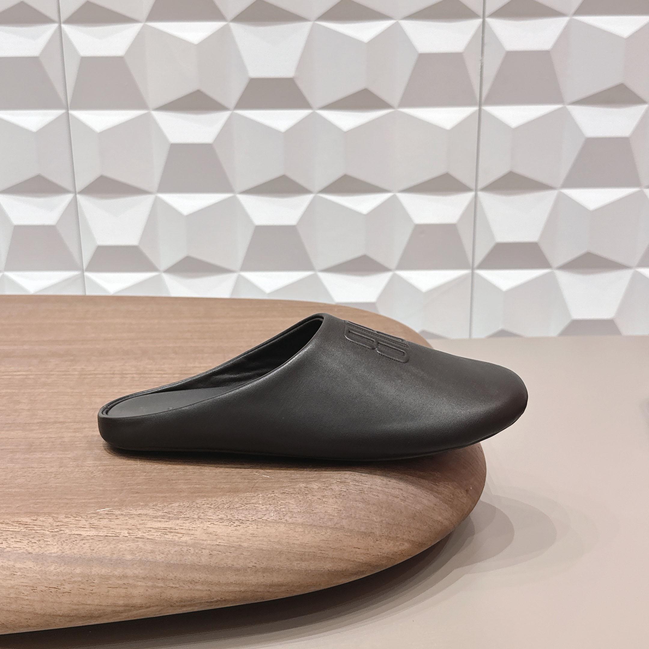 Balenciaga Château Flat Mules - DesignerGu