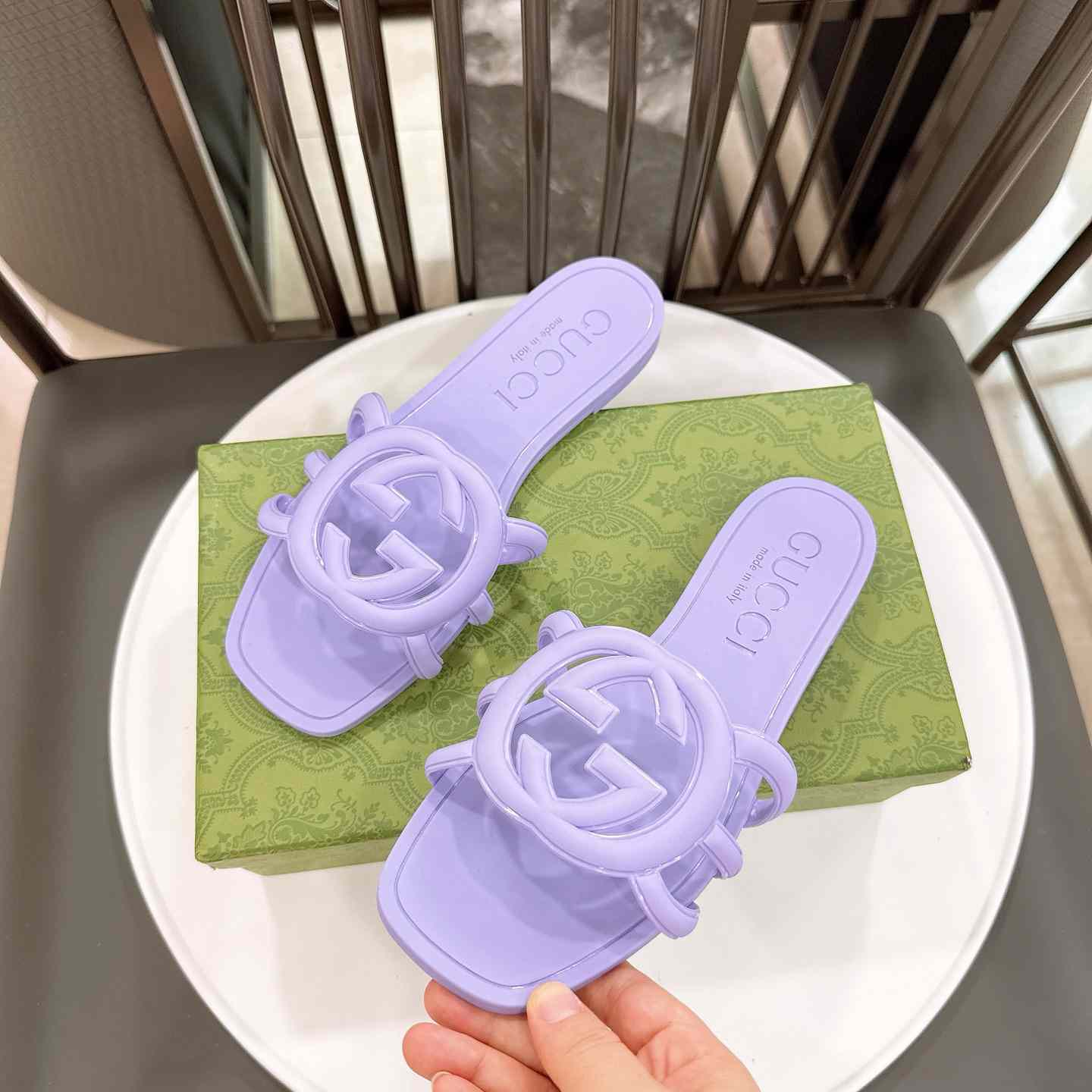 Gucci Wmns Interlocking G Slide Sandal - DesignerGu