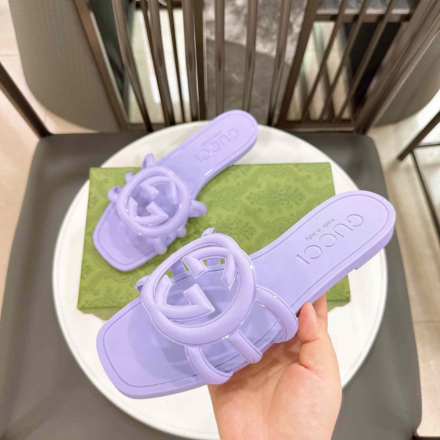 Gucci Wmns Interlocking G Slide Sandal - DesignerGu