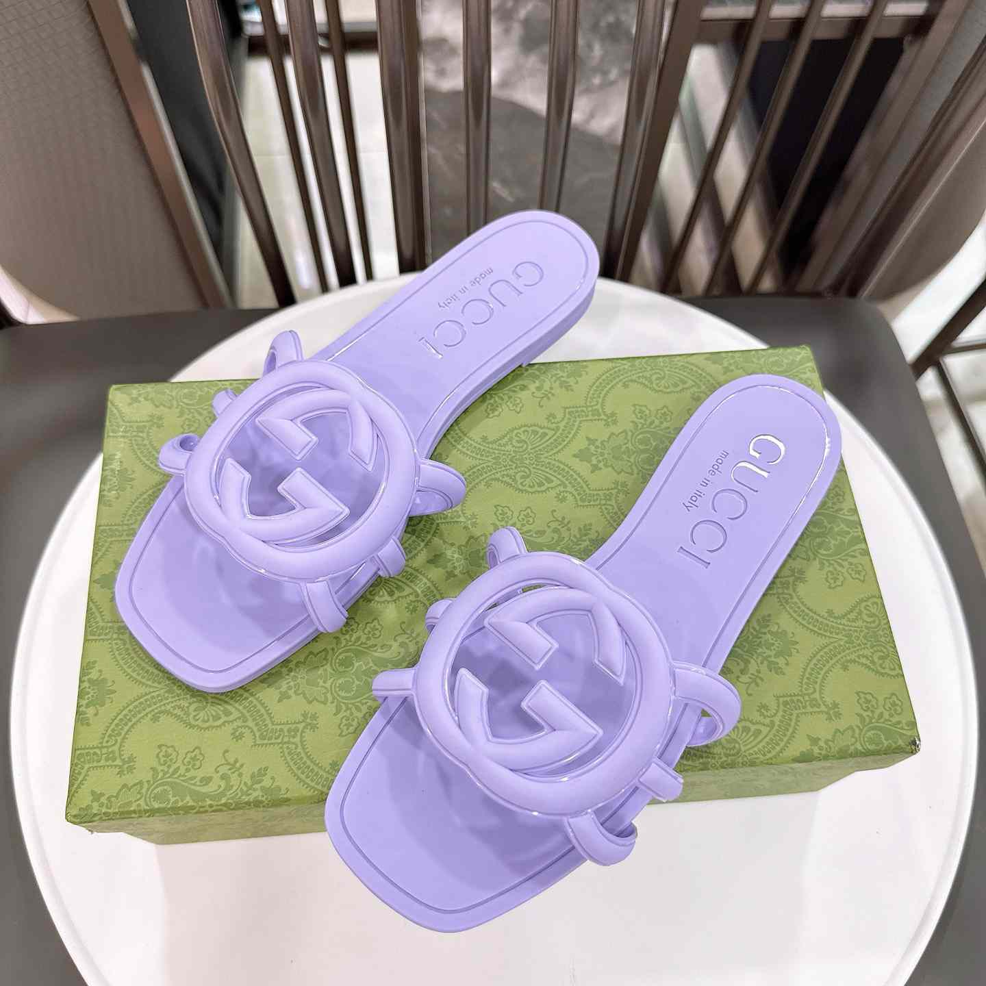 Gucci Wmns Interlocking G Slide Sandal - DesignerGu