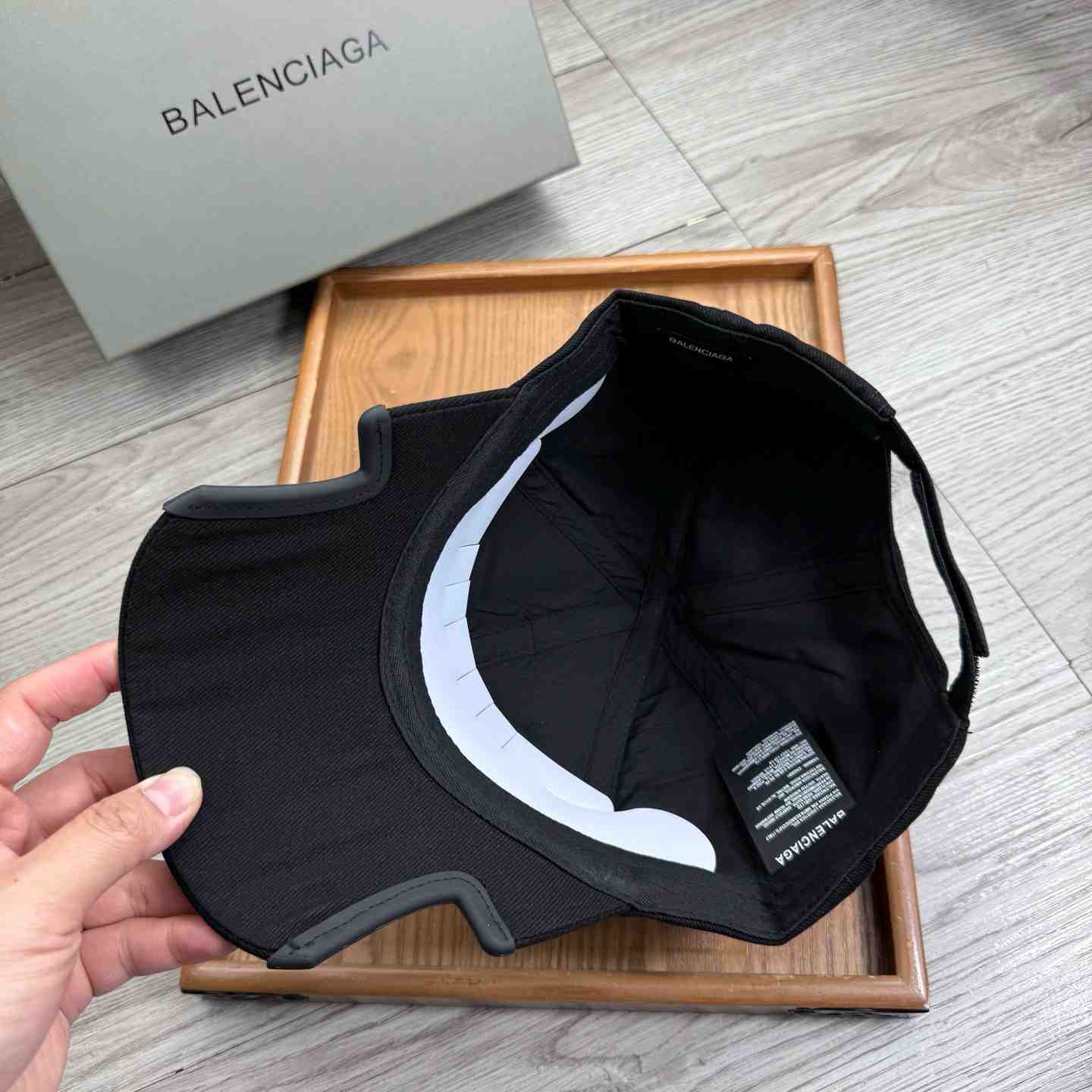 Balenciaga Cap - DesignerGu