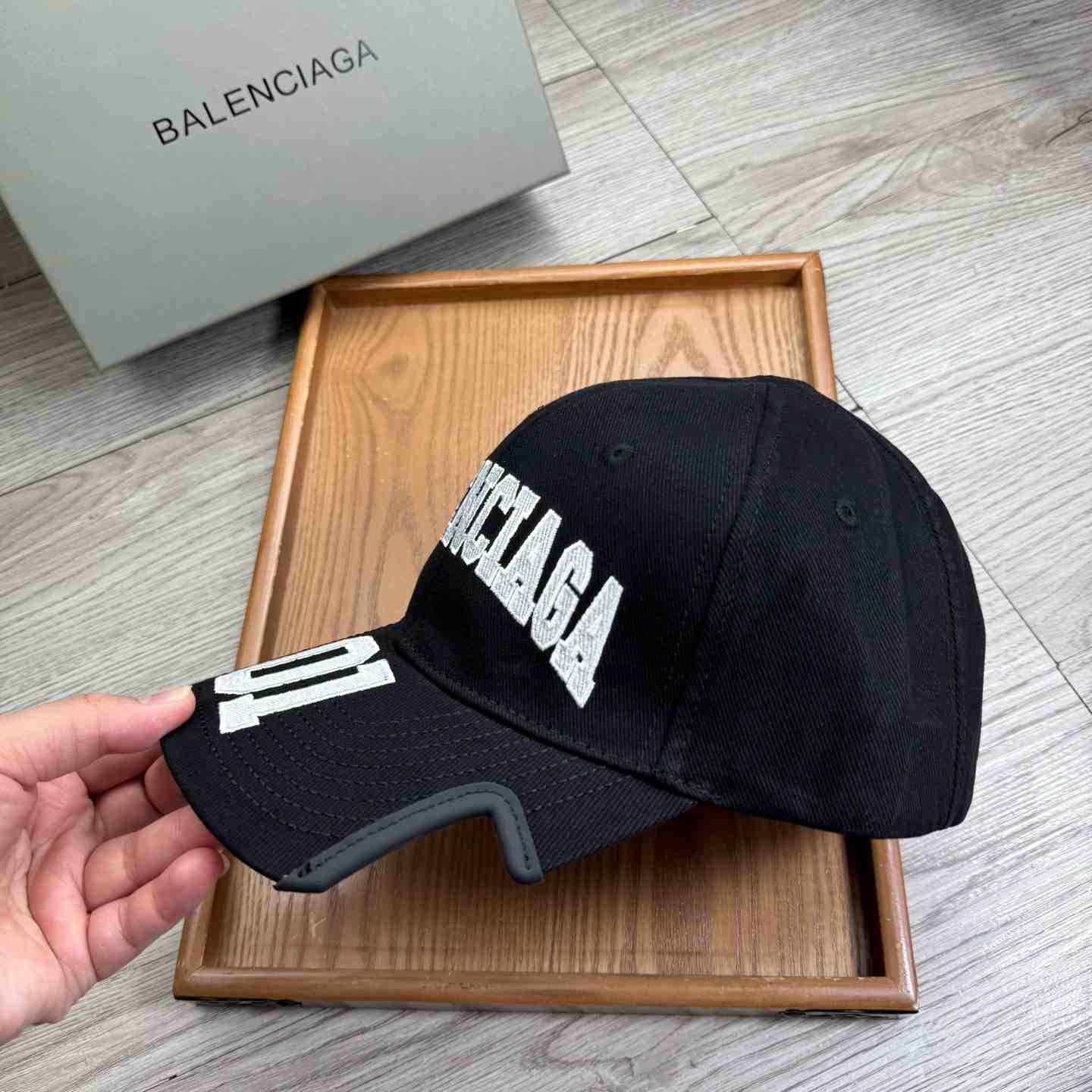 Balenciaga Cap - DesignerGu