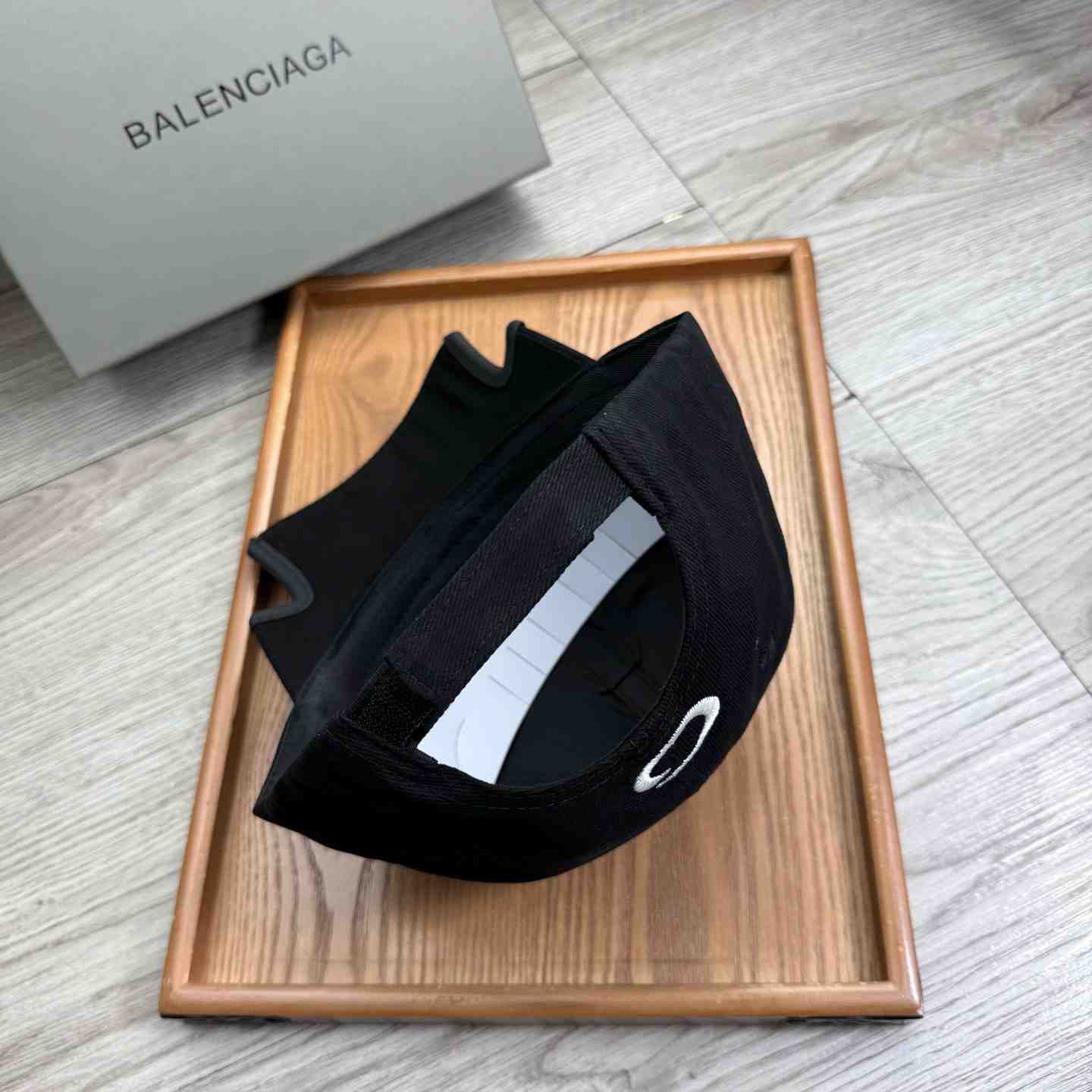 Balenciaga Cap - DesignerGu