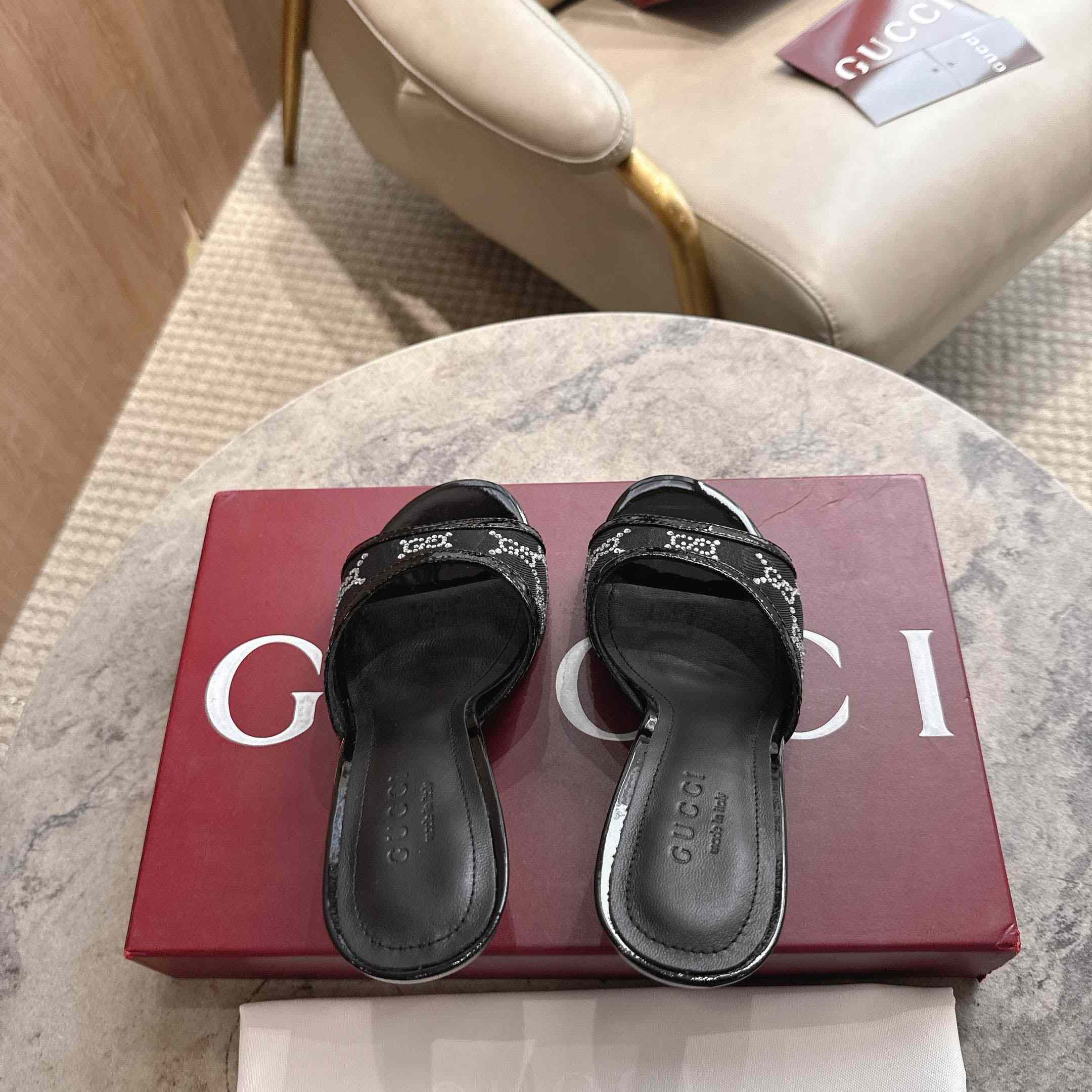 Gucci Women's crystal slide sandal - DesignerGu