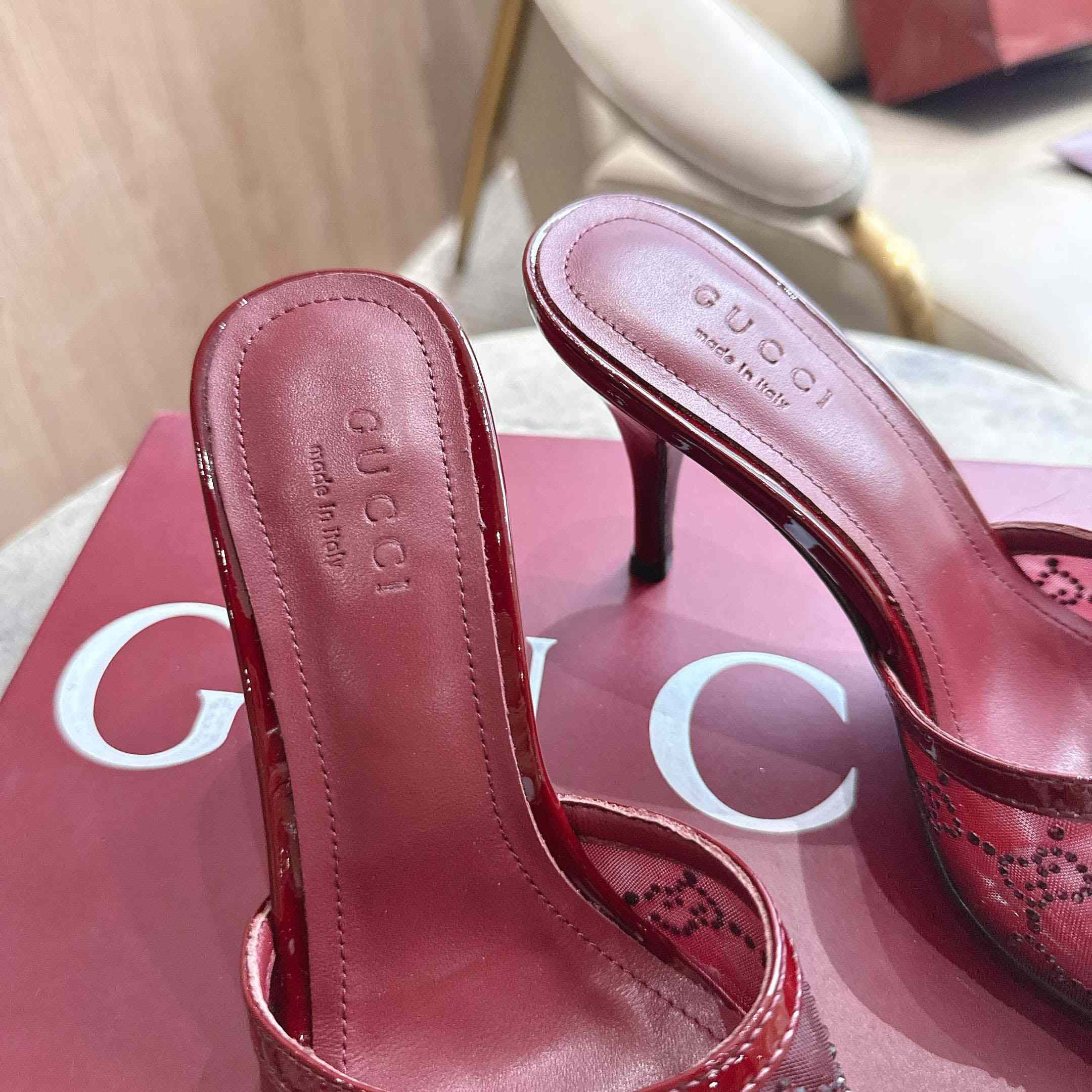 Gucci Women's crystal slide sandal - DesignerGu