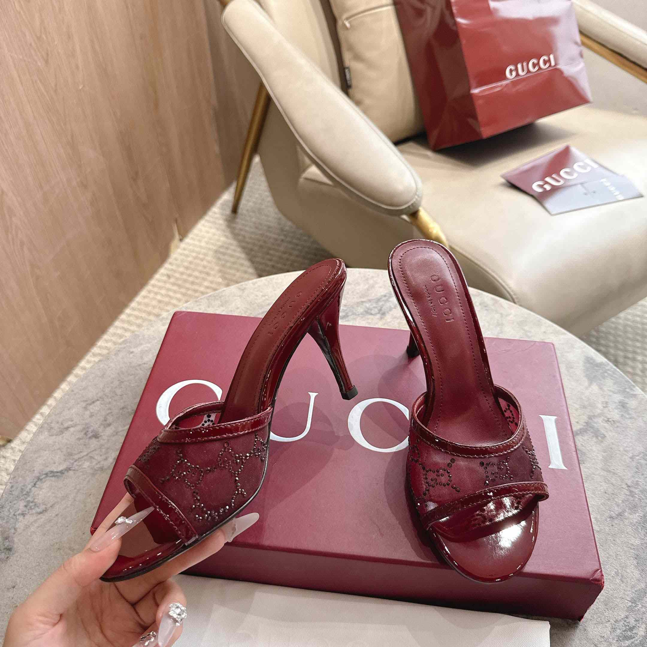 Gucci Women's crystal slide sandal - DesignerGu