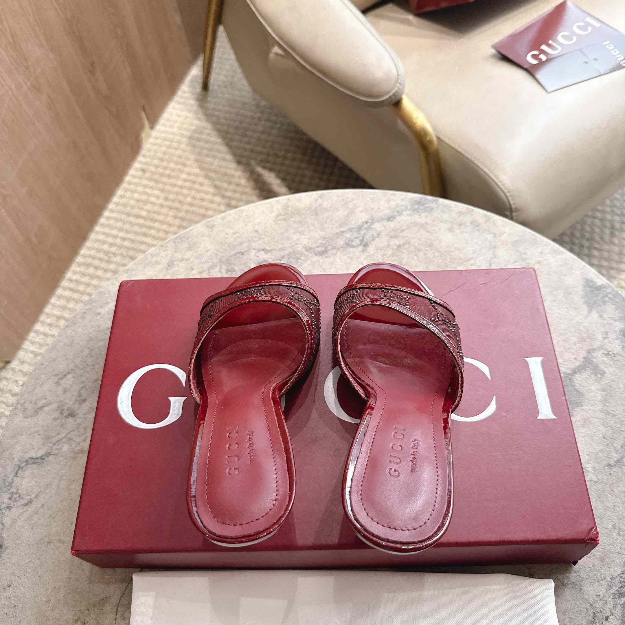 Gucci Women's crystal slide sandal - DesignerGu