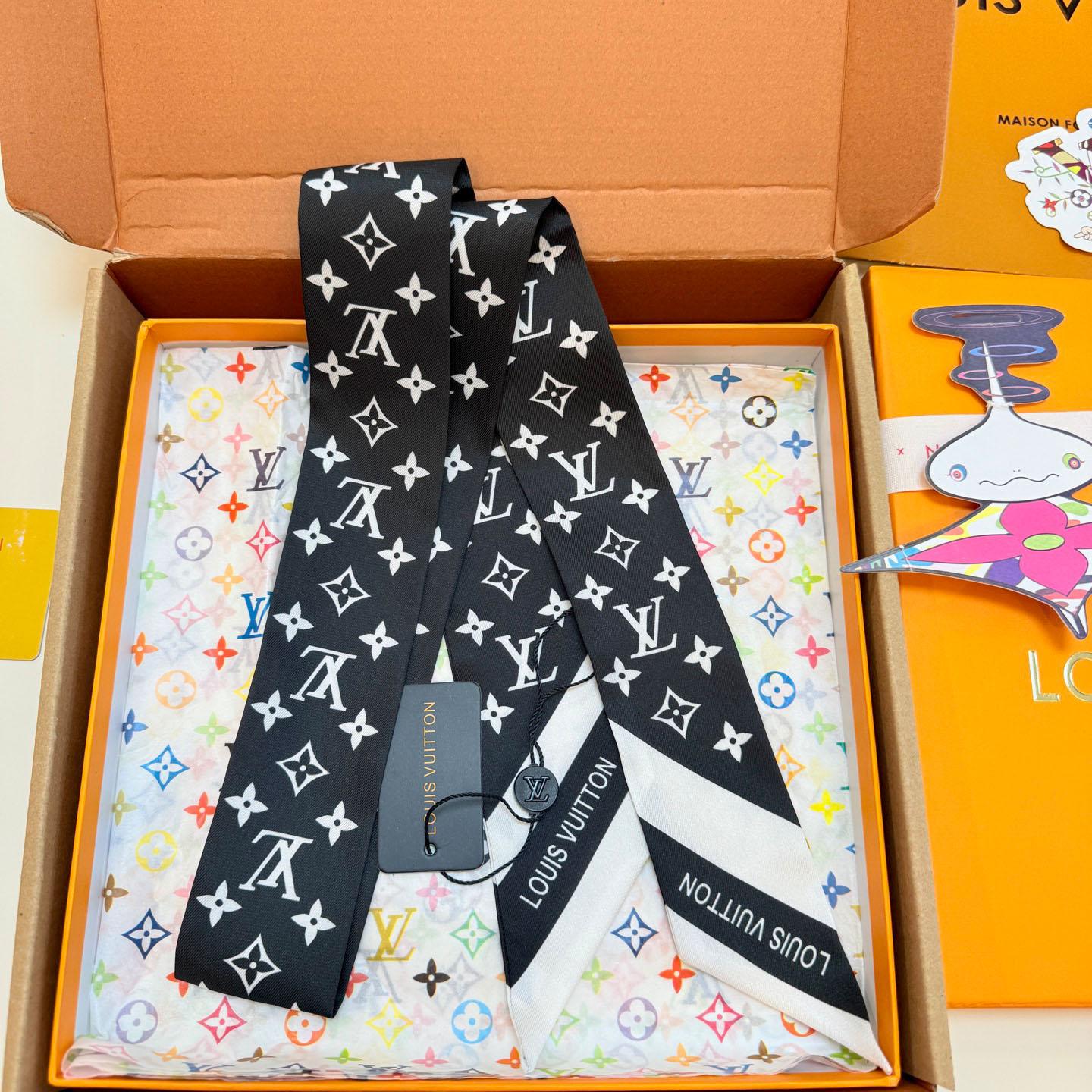 Louis Vuitton Monogram Silhouette BB Bandeau  - DesignerGu