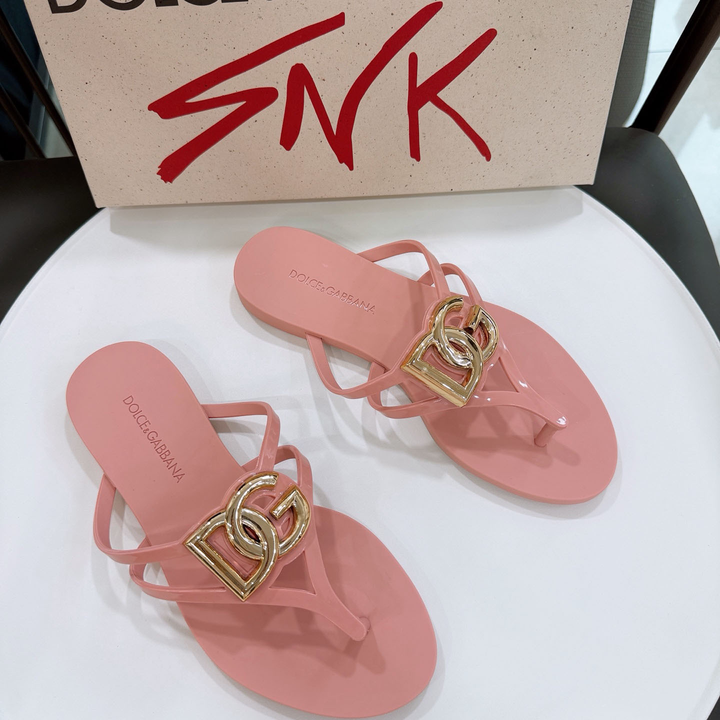 Dolce & Gabbana Rubber Beachwear Slides With Logo - DesignerGu